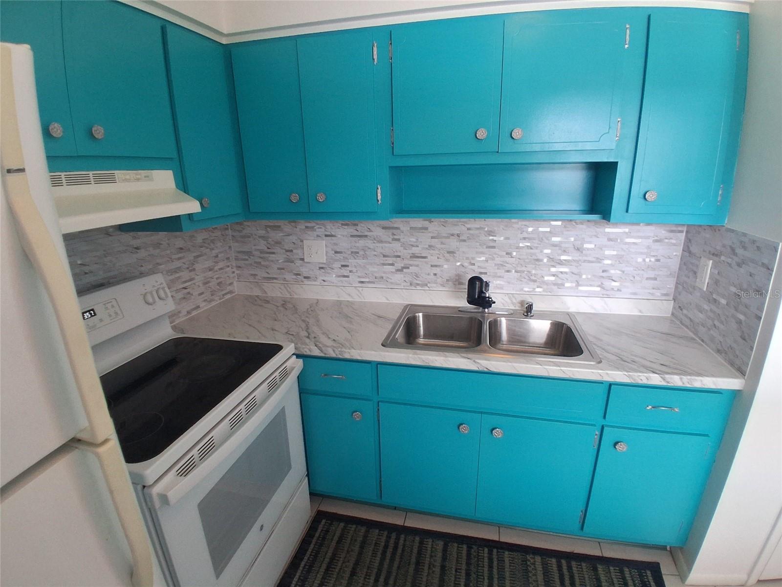 125 PORTREE DR — photo 3