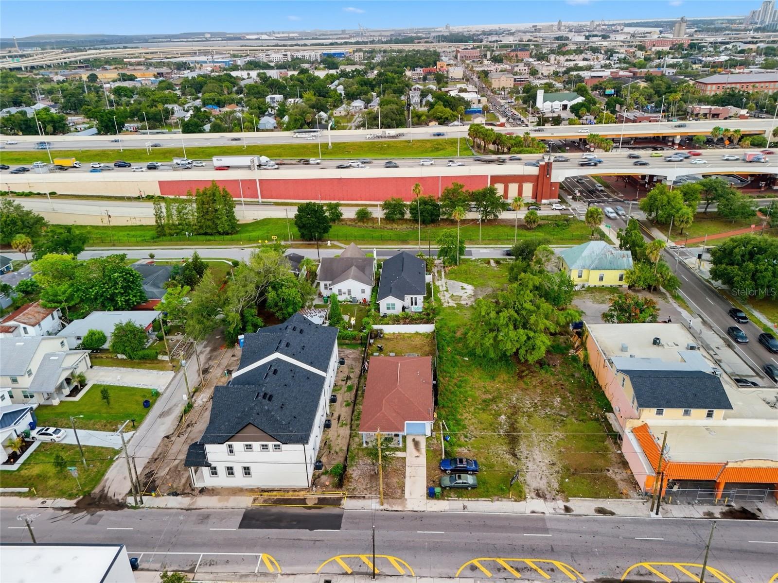 2215 E COLUMBUS DR — photo 25