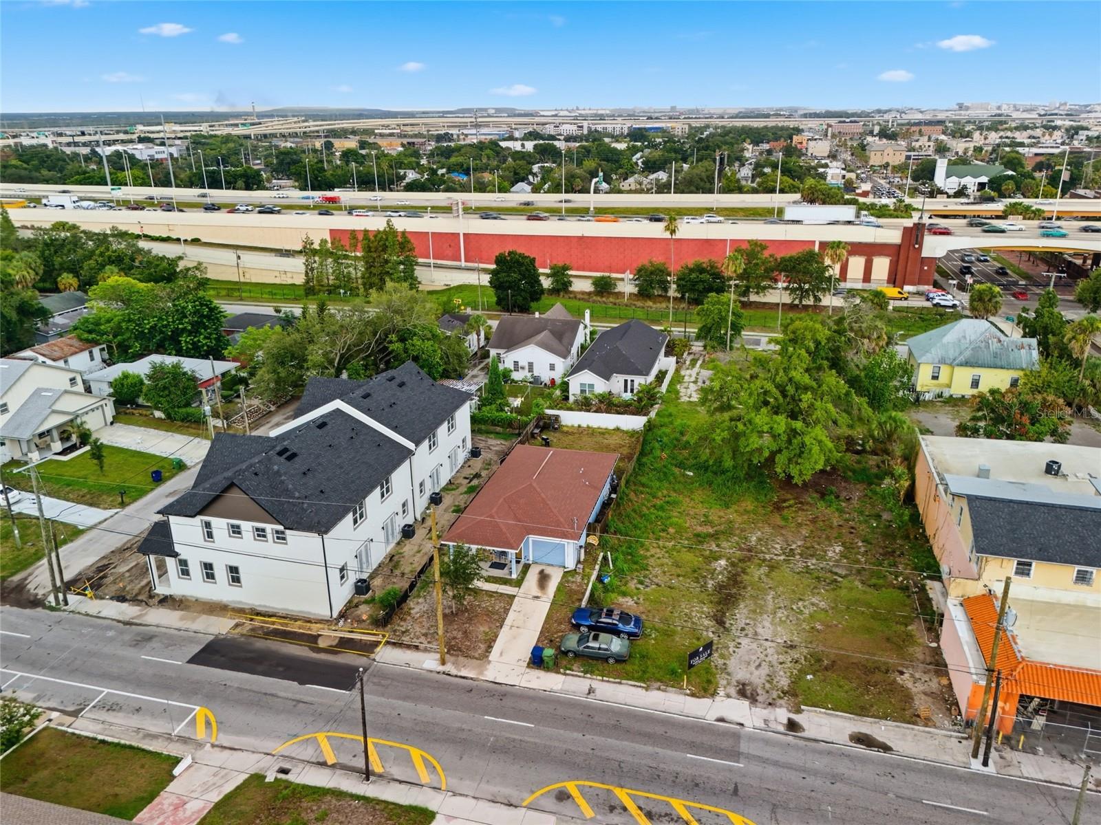 2215 E COLUMBUS DR — photo 23