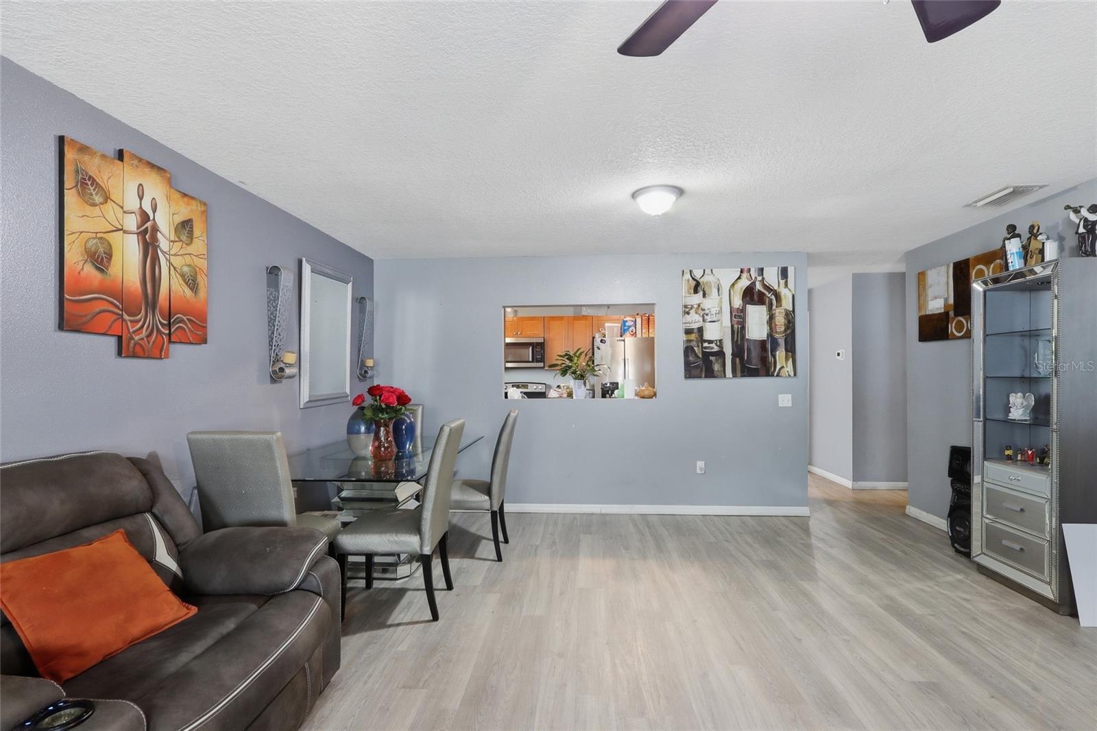 2215 E COLUMBUS DR — photo 9