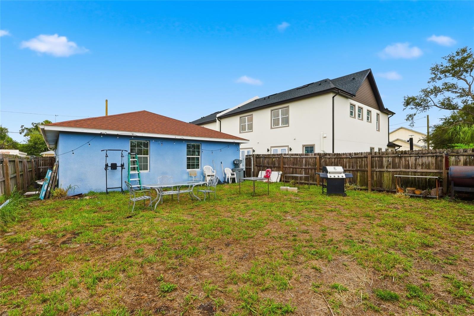 2215 E COLUMBUS DR — photo 20