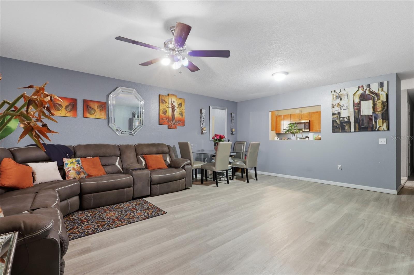 2215 E COLUMBUS DR — photo 6