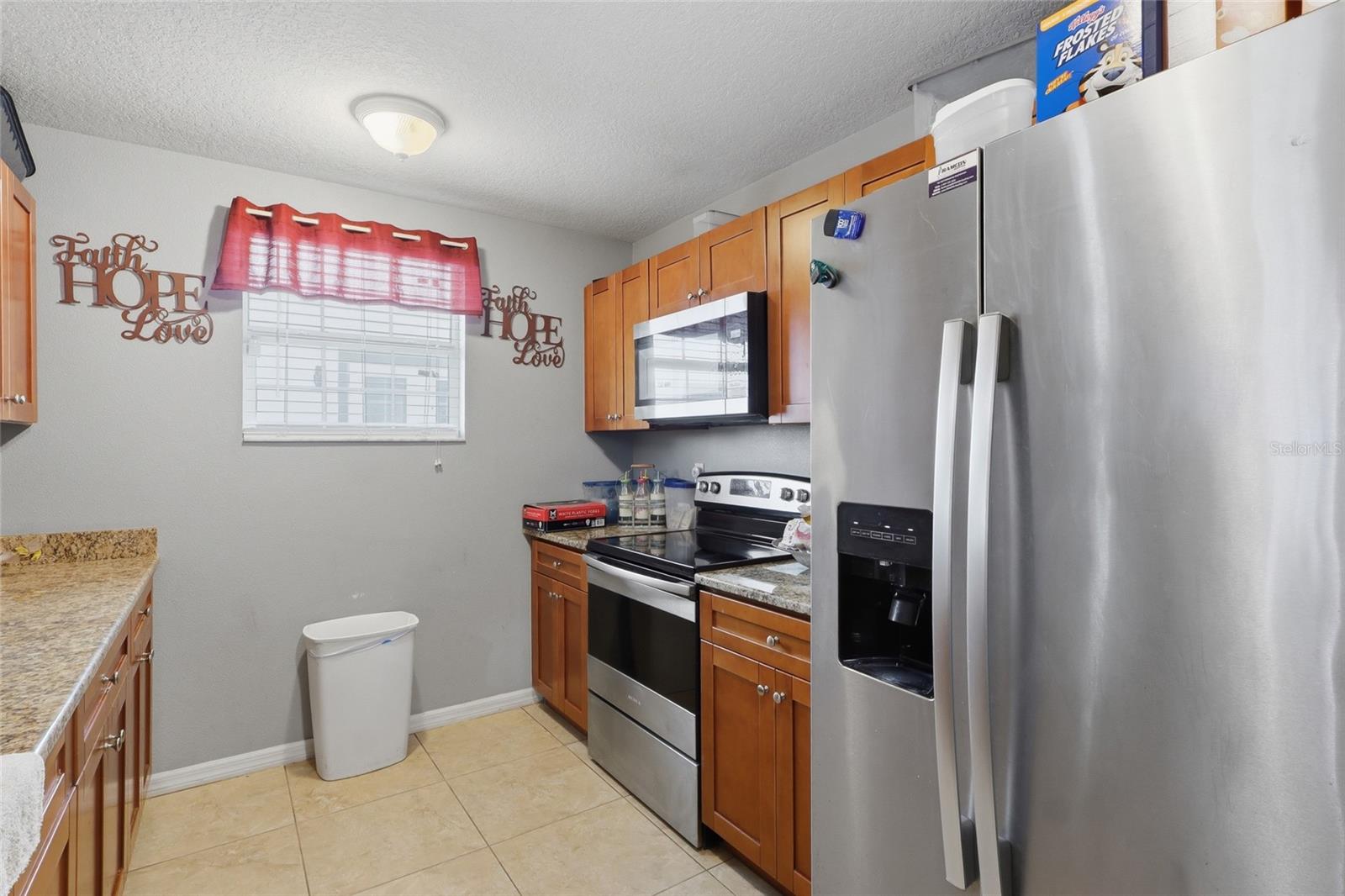 2215 E COLUMBUS DR — photo 11