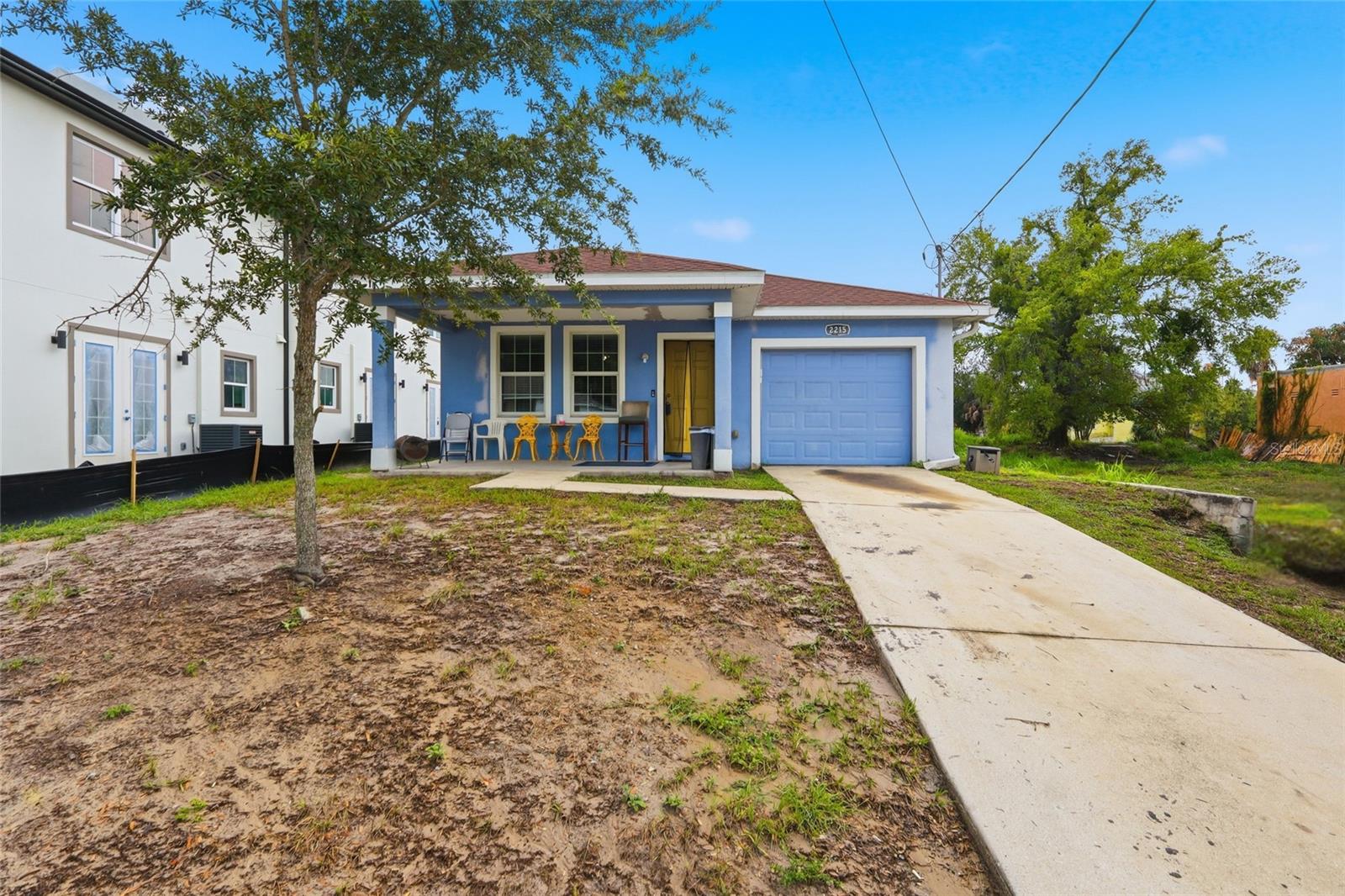 2215 E COLUMBUS DR — photo 2