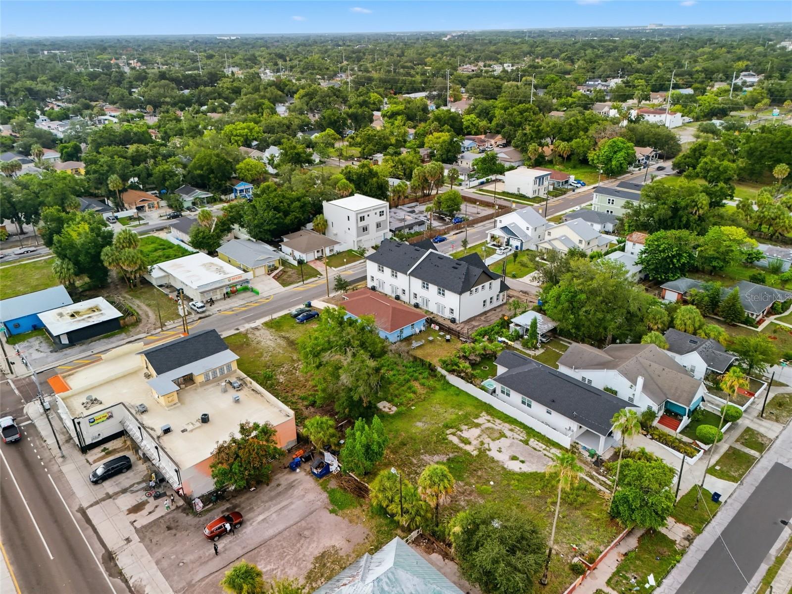 2215 E COLUMBUS DR — photo 5