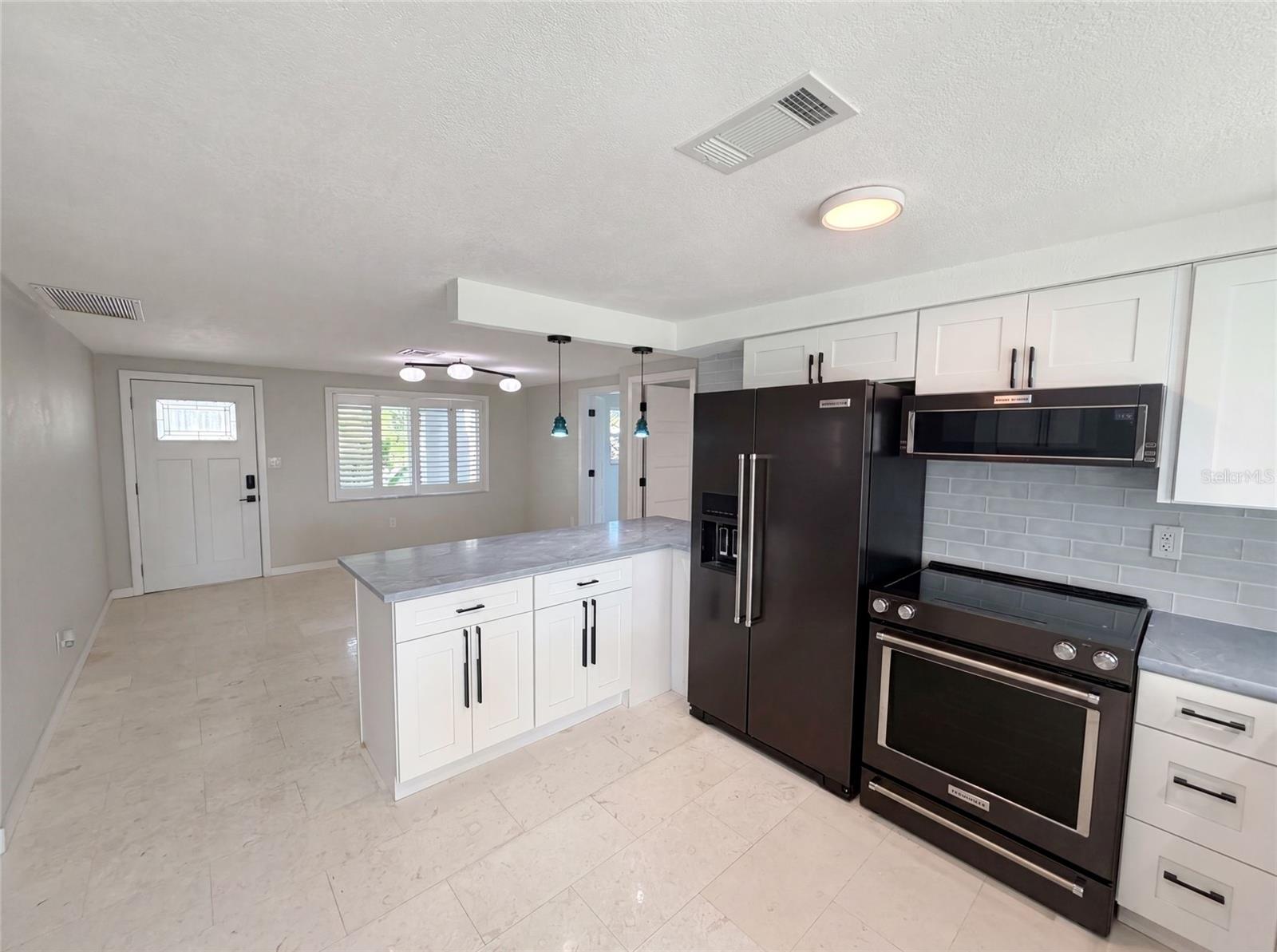 13638 EVELANE DR — photo 18