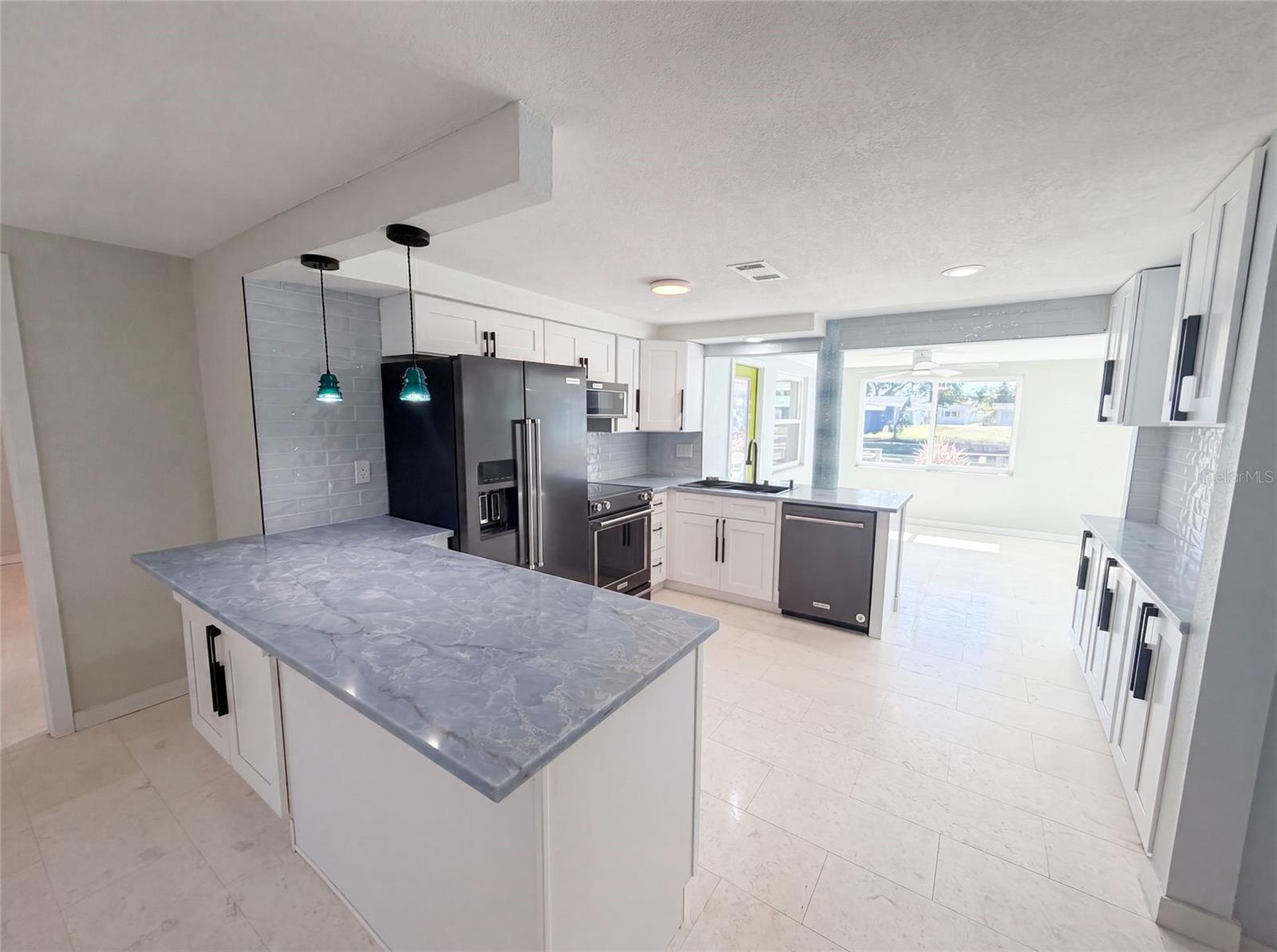 13638 EVELANE DR — photo 19
