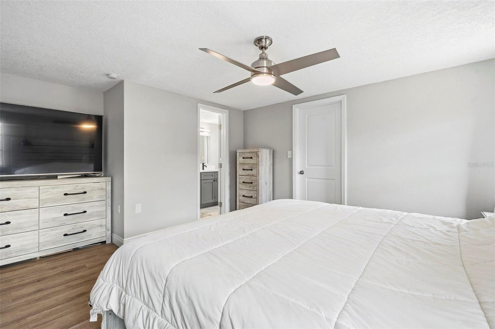 9105 HUNT CLUB LN — photo 33