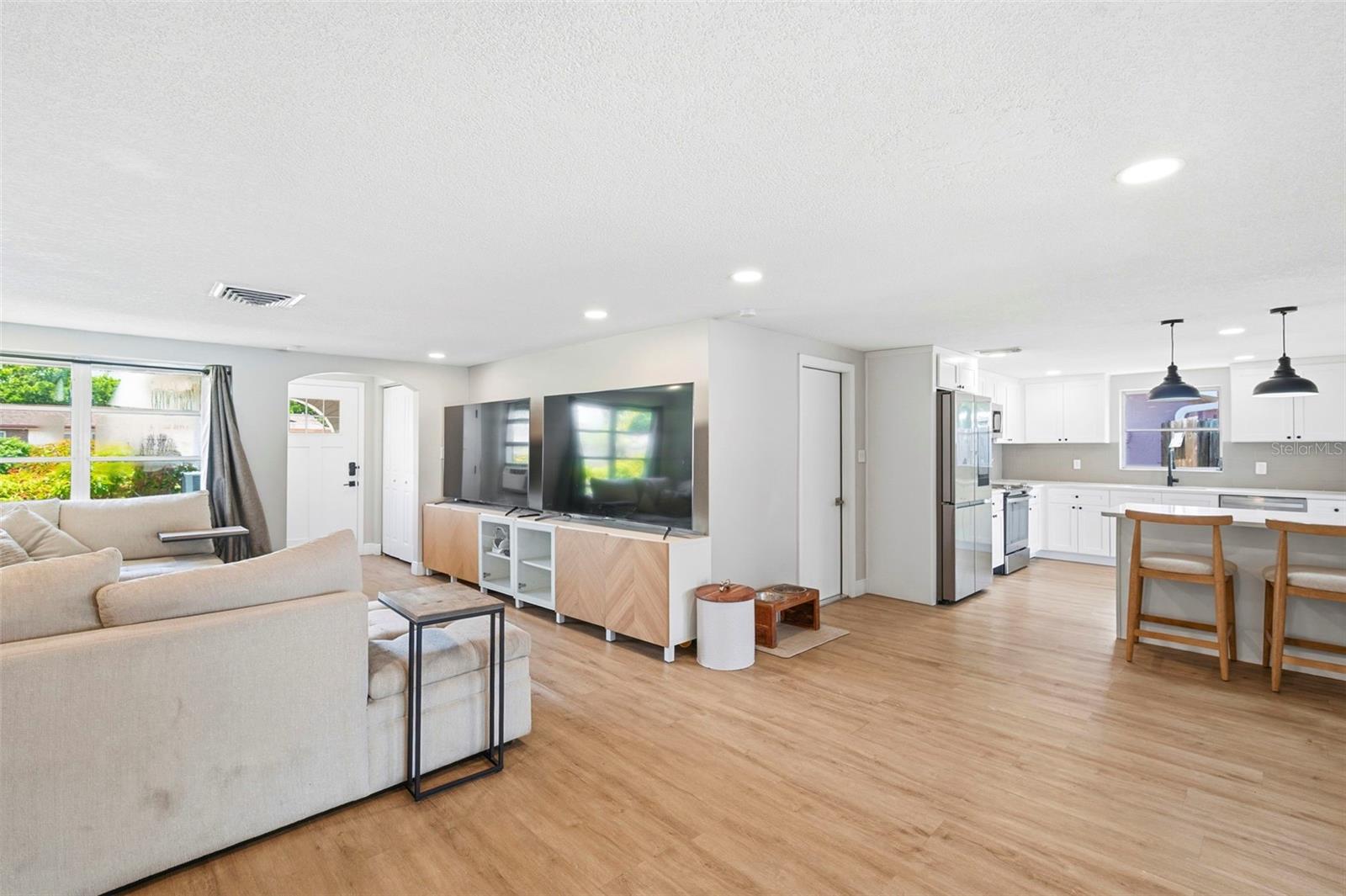 9105 HUNT CLUB LN — photo 15