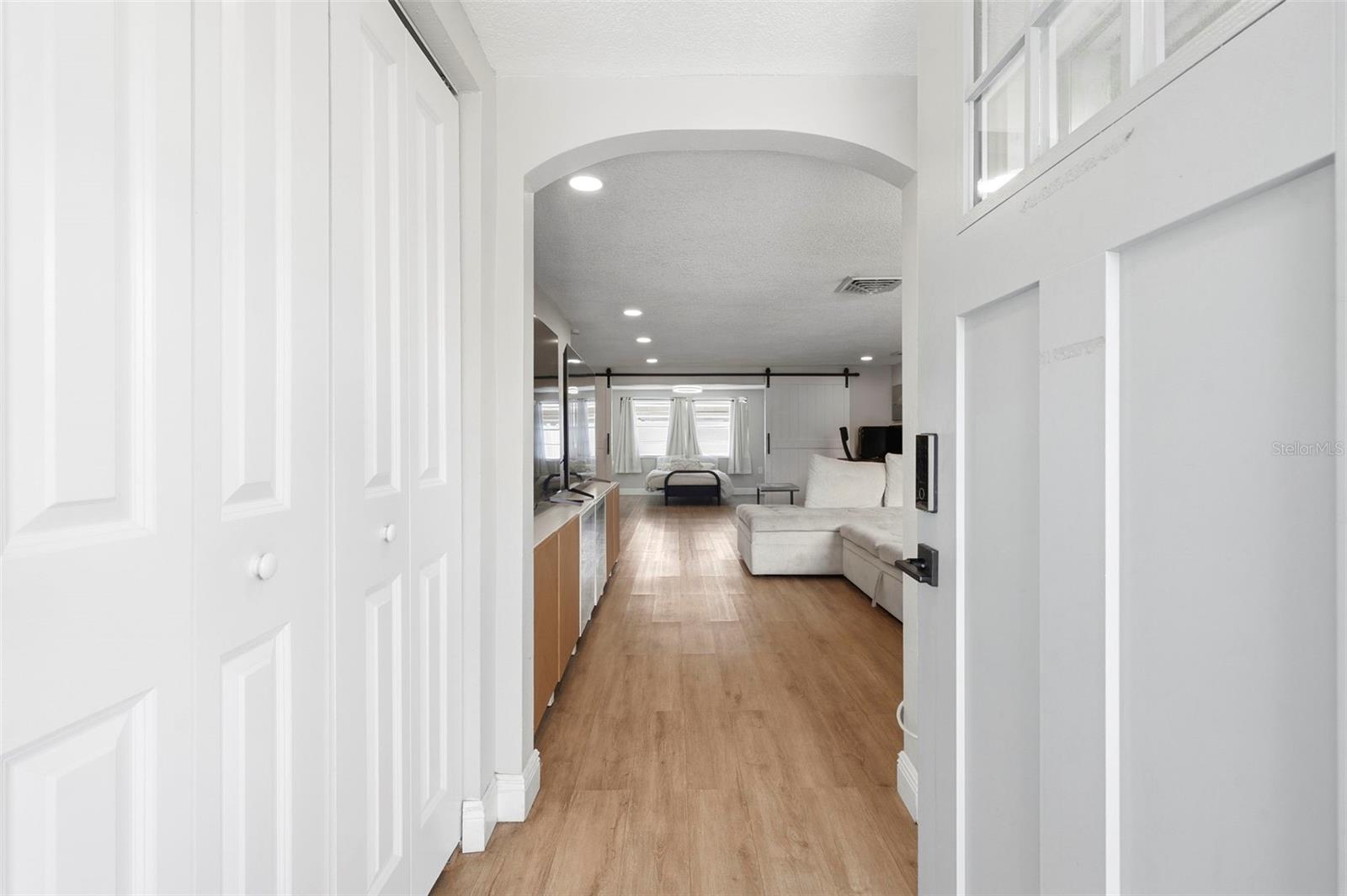 9105 HUNT CLUB LN — photo 8