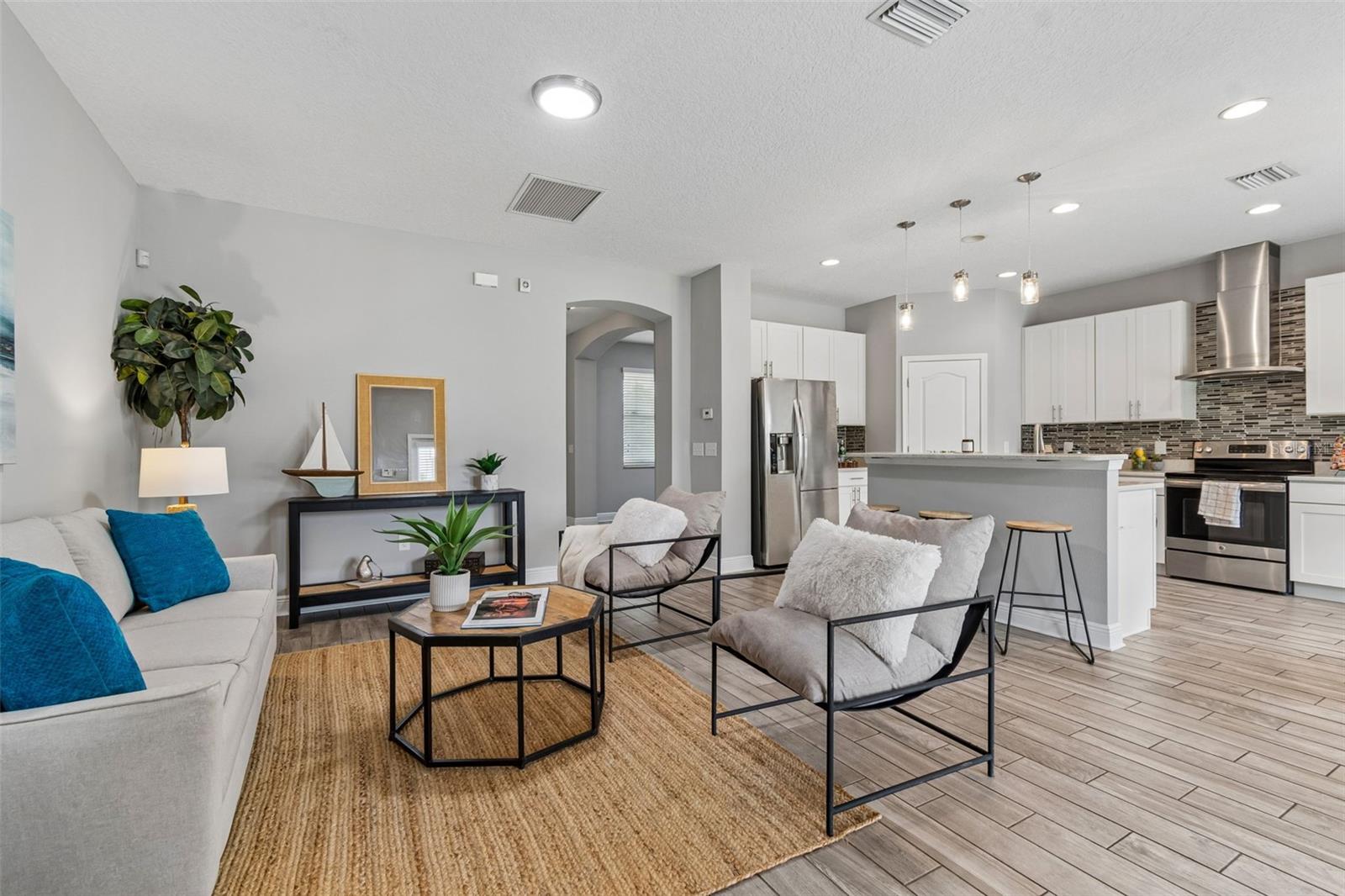 1216 E GIDDENS AVE — photo 14