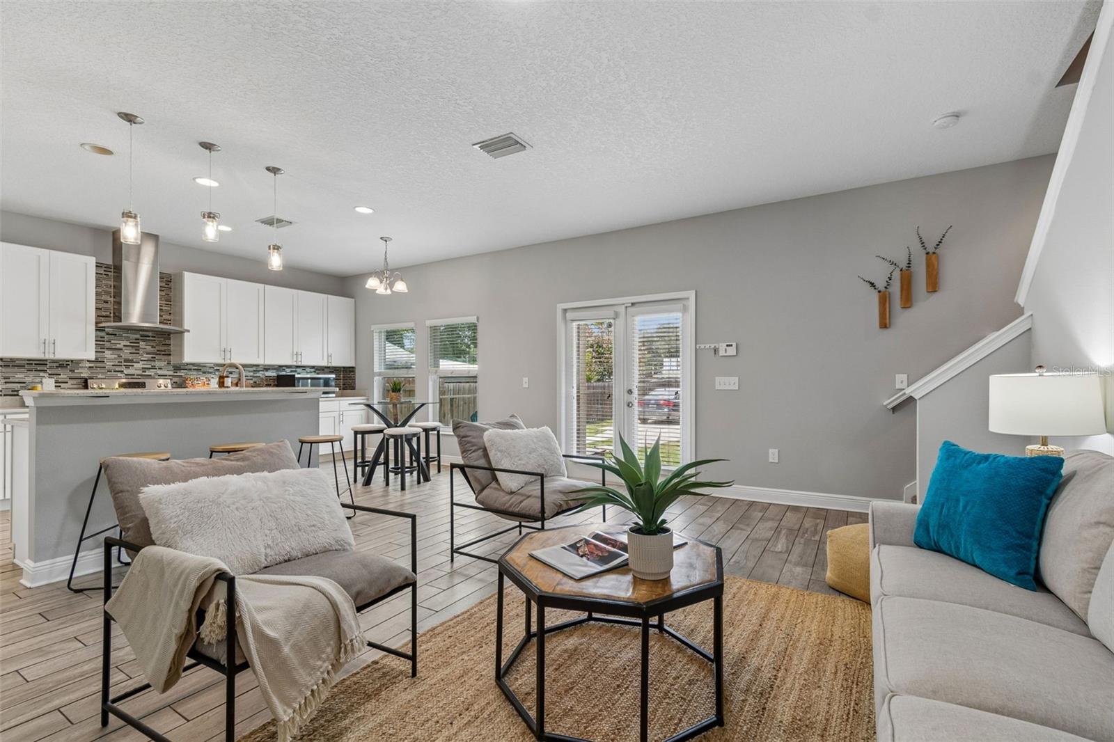 1216 E GIDDENS AVE — photo 13