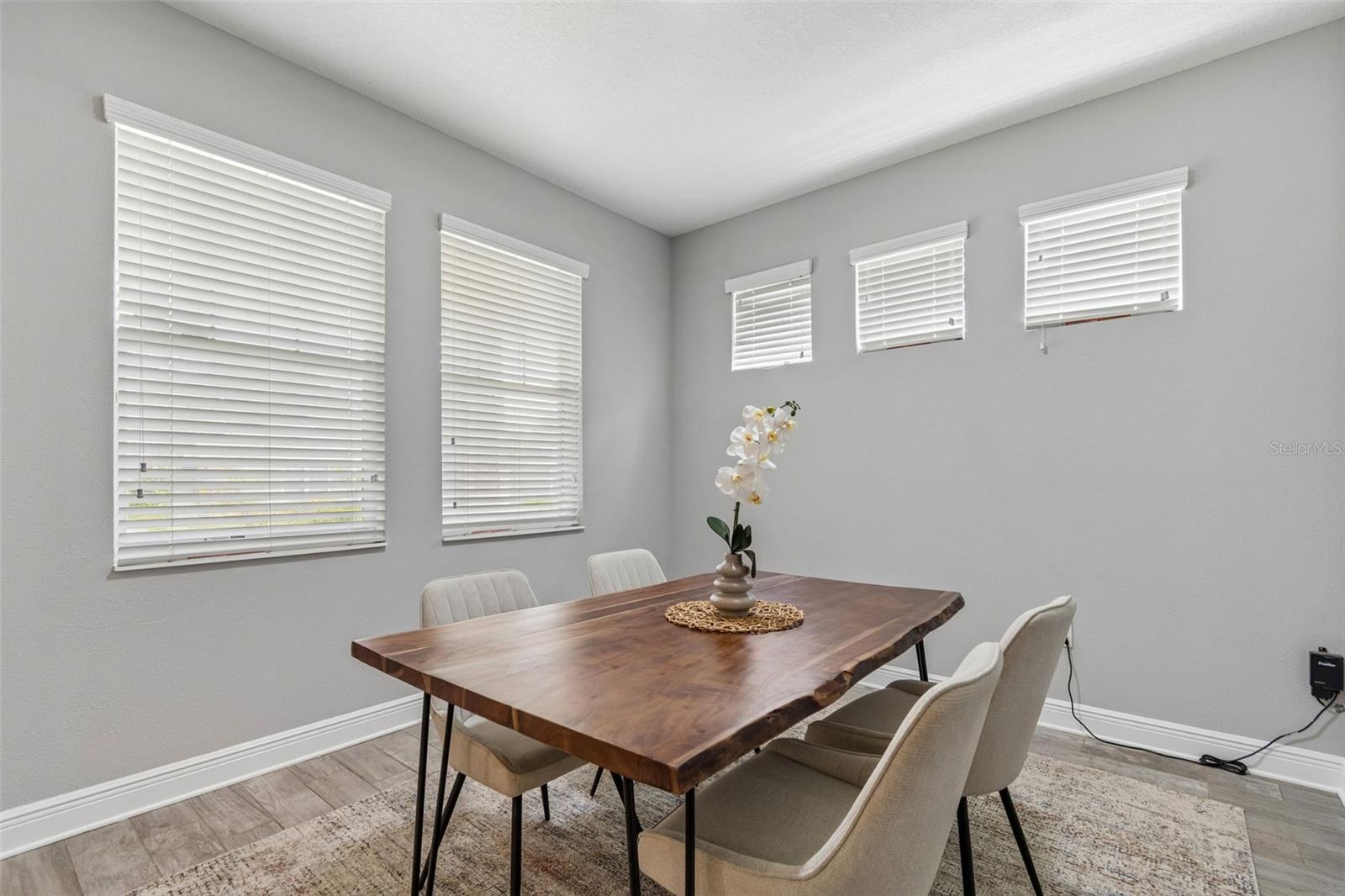 1216 E GIDDENS AVE — photo 11