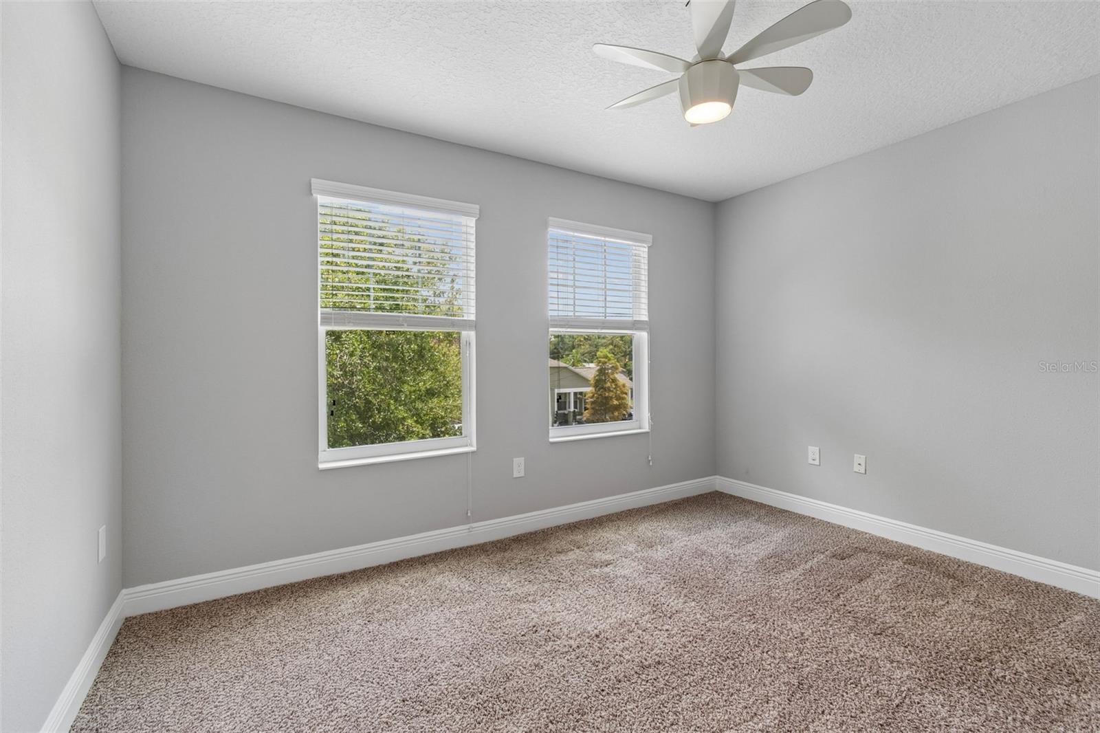 1216 E GIDDENS AVE — photo 33