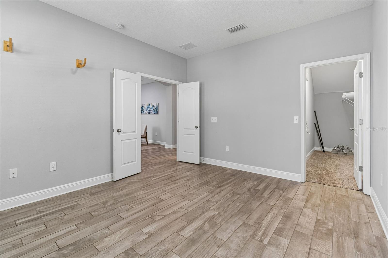 1216 E GIDDENS AVE — photo 25