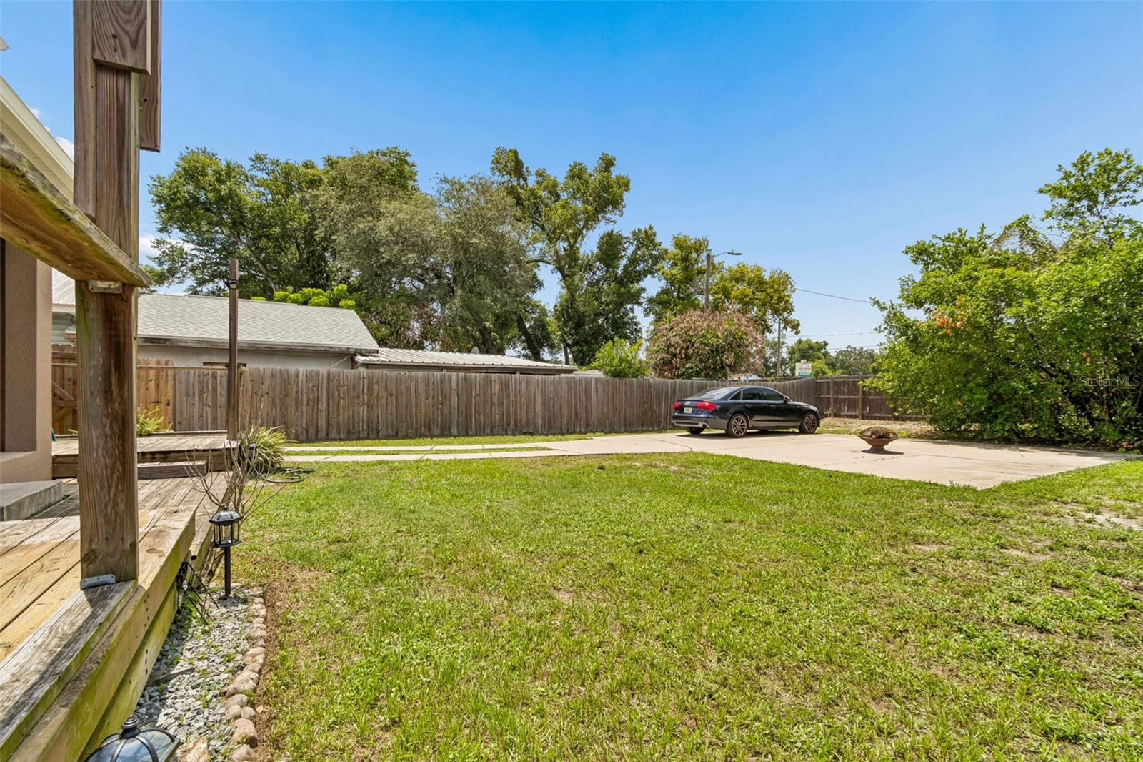 1216 E GIDDENS AVE — photo 55