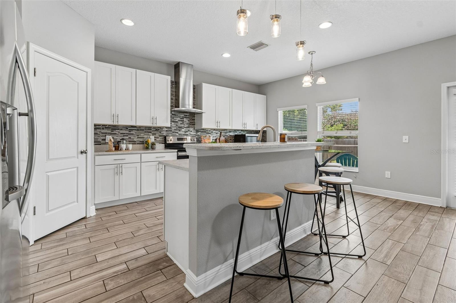 1216 E GIDDENS AVE — photo 20