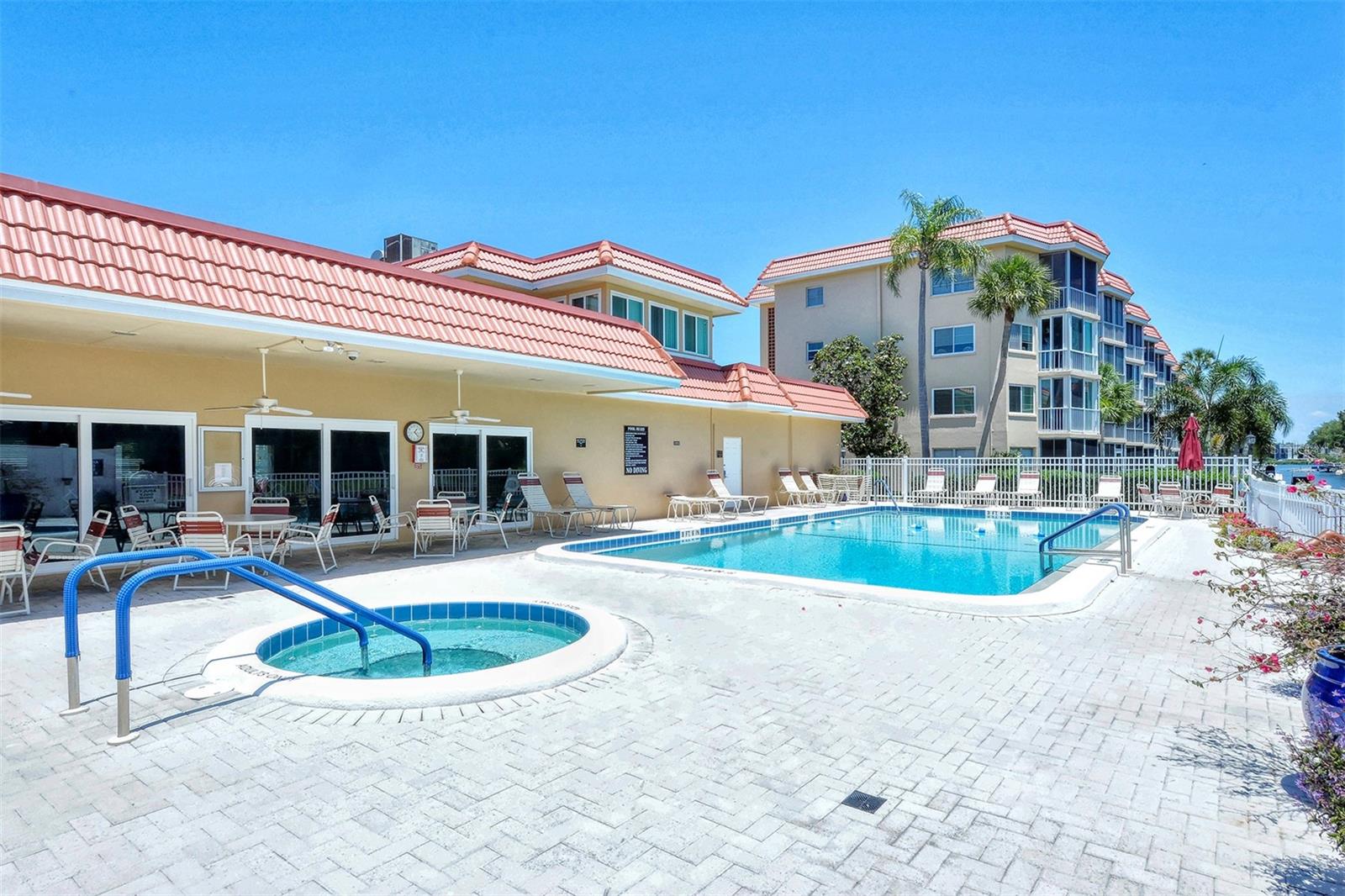 1250 N PORTOFINO DR #301 — photo 34