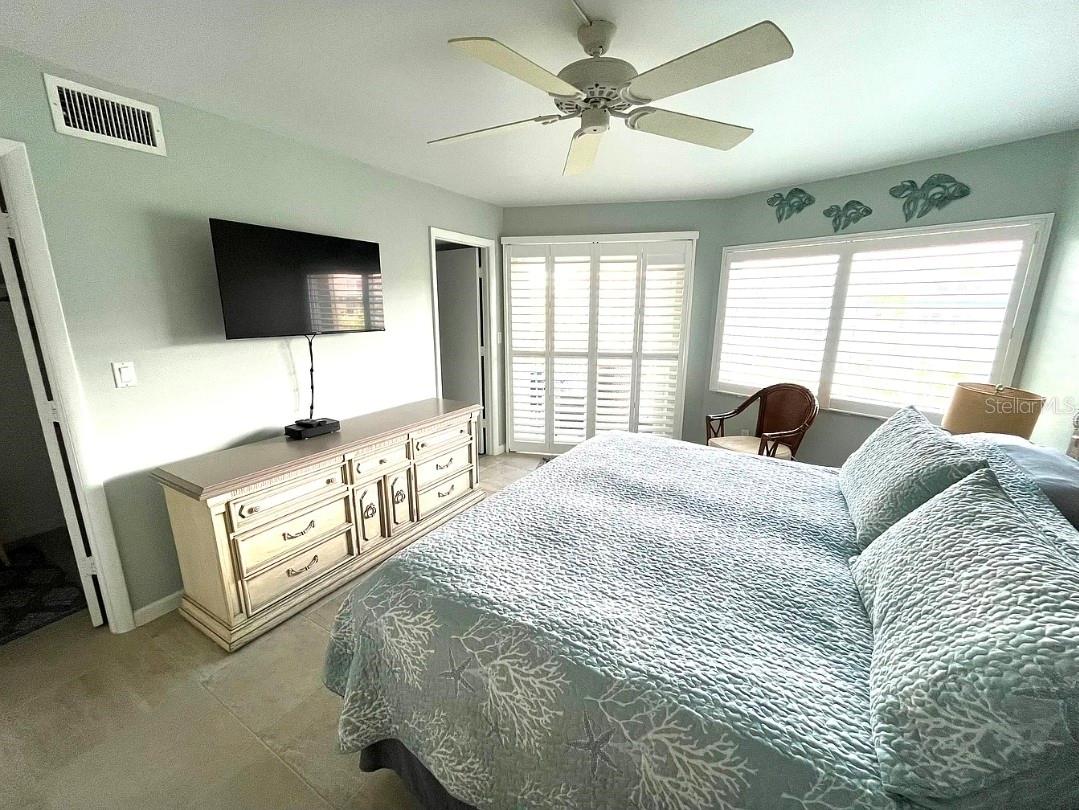 1250 N PORTOFINO DR #301 — photo 13