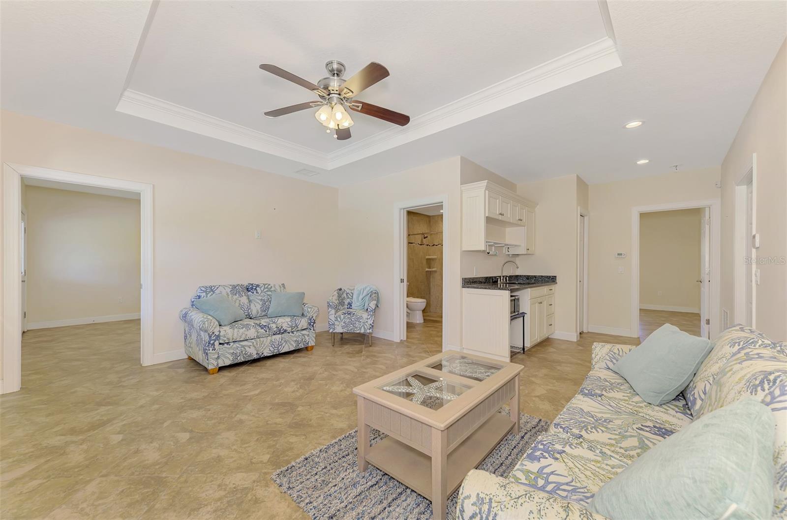 140 S OXFORD DR — photo 80