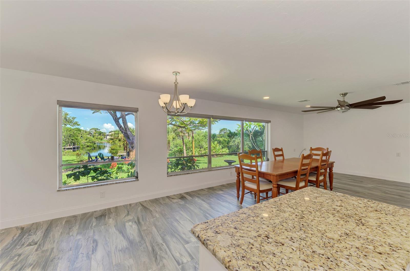 140 S OXFORD DR — photo 22