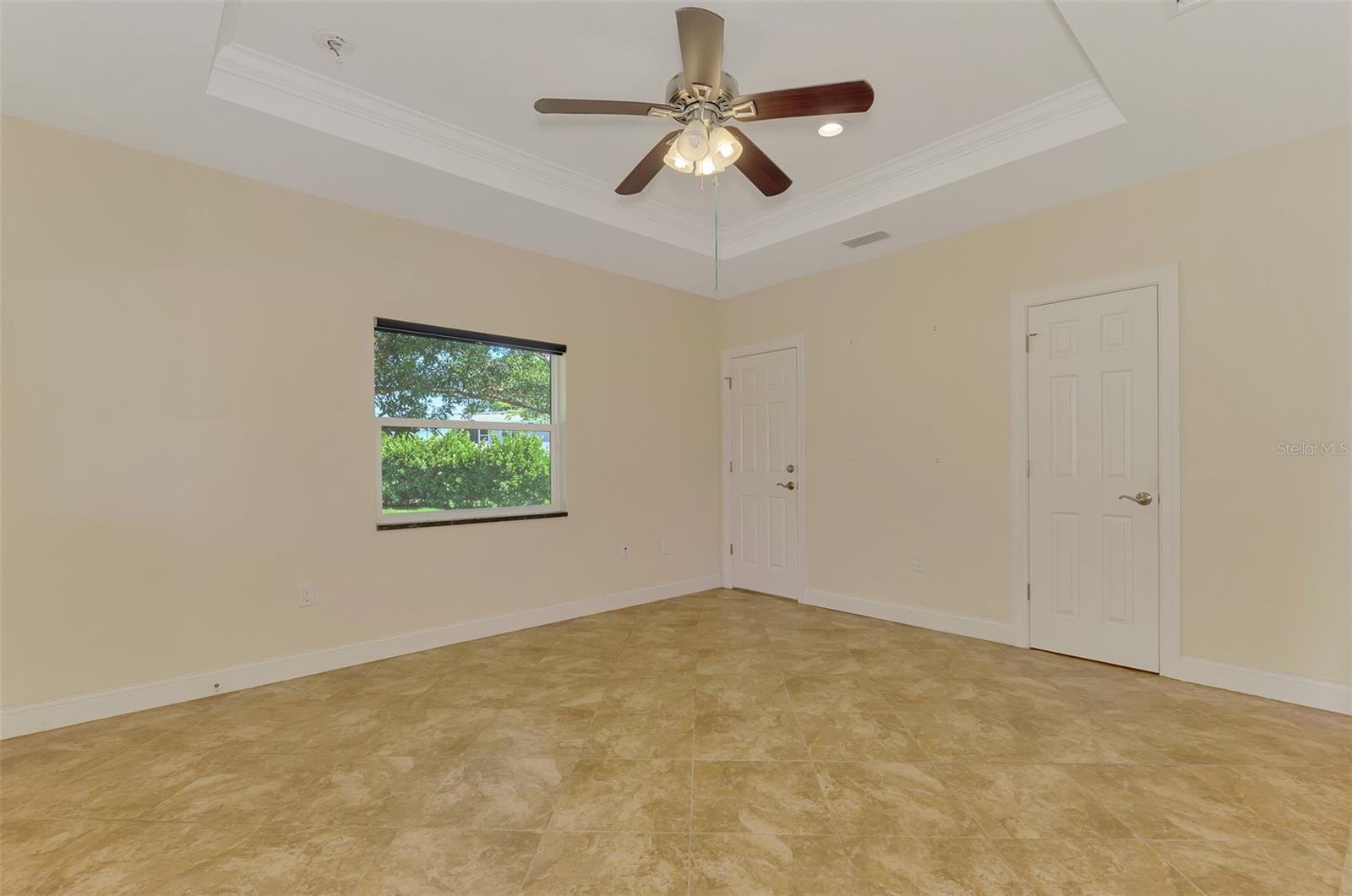 140 S OXFORD DR — photo 87
