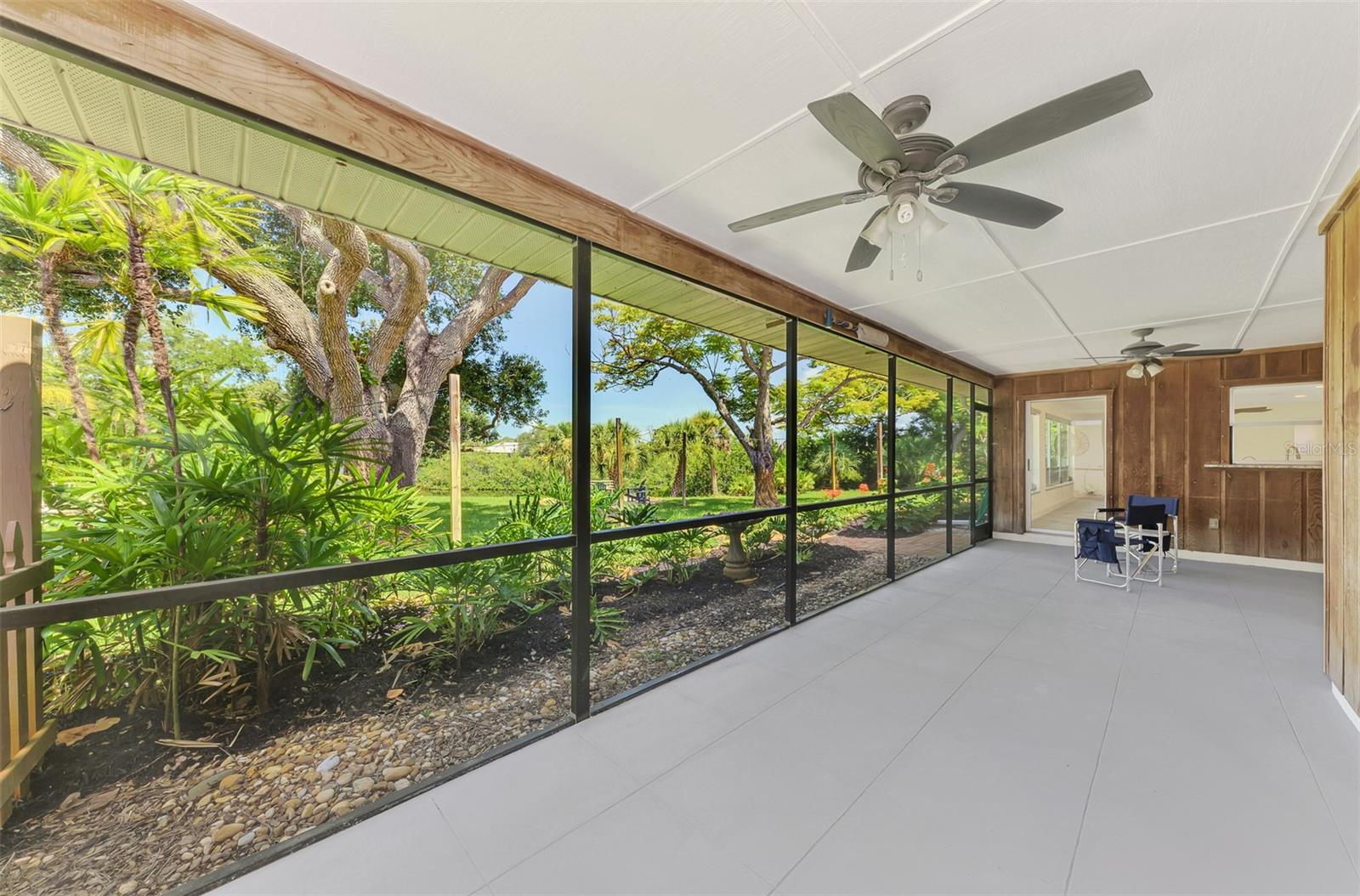 140 S OXFORD DR — photo 36