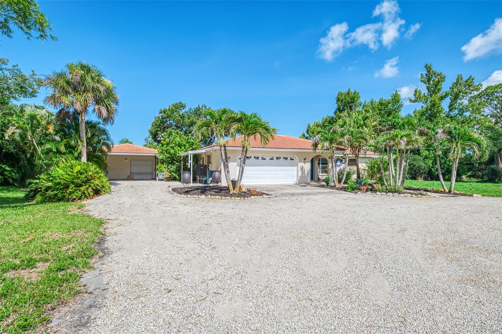 140 S OXFORD DR — photo 4