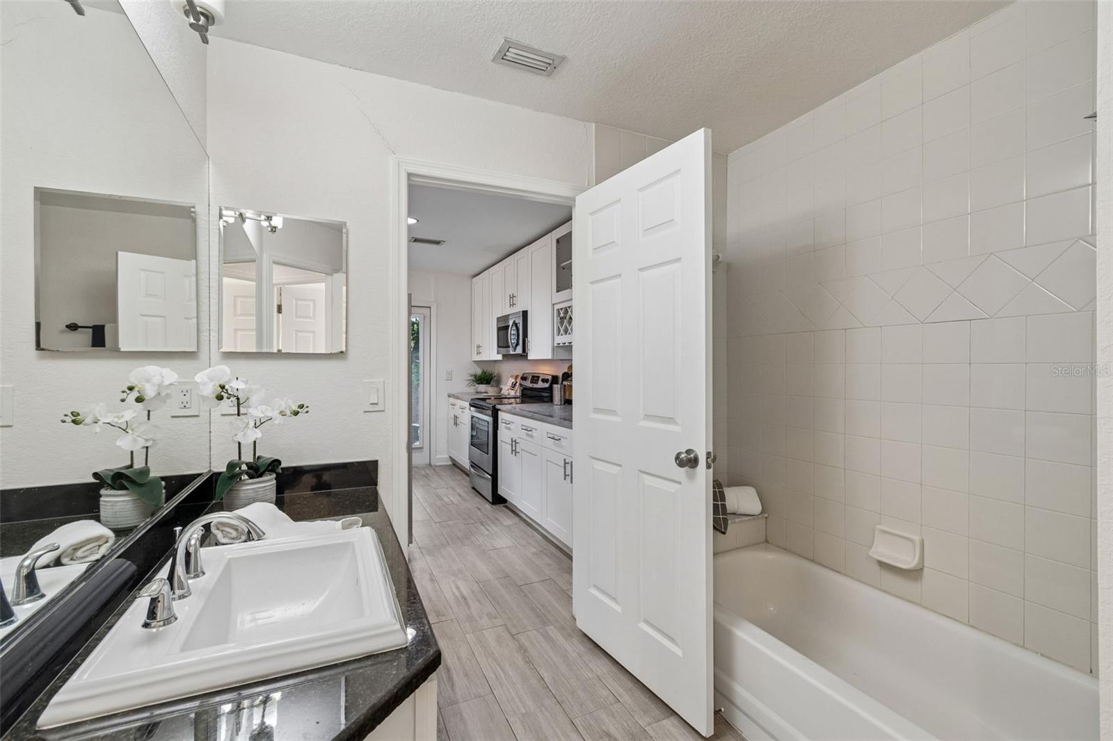 4418 W NORTH B ST — photo 11