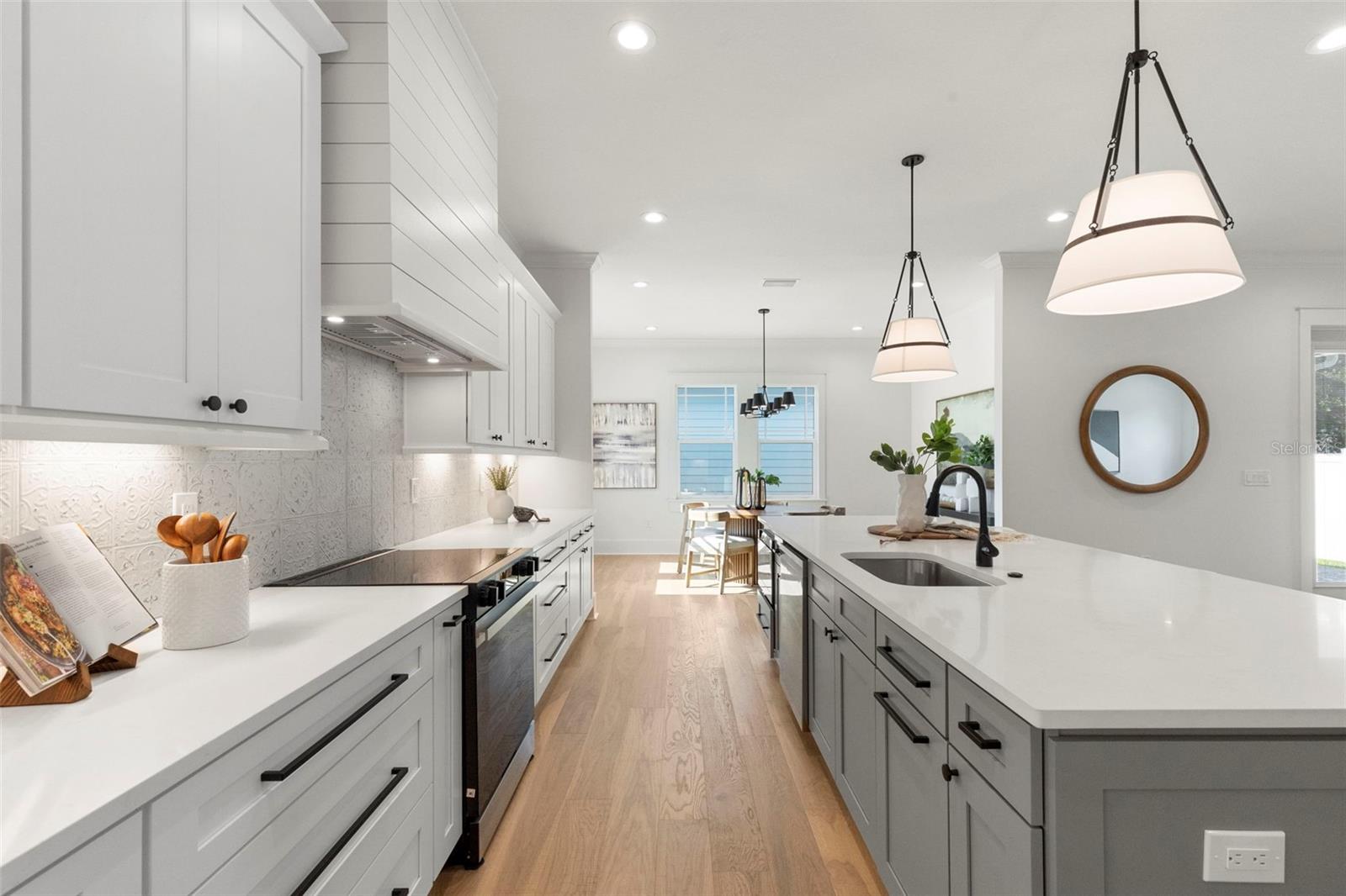 1224 E CHELSEA ST — photo 34