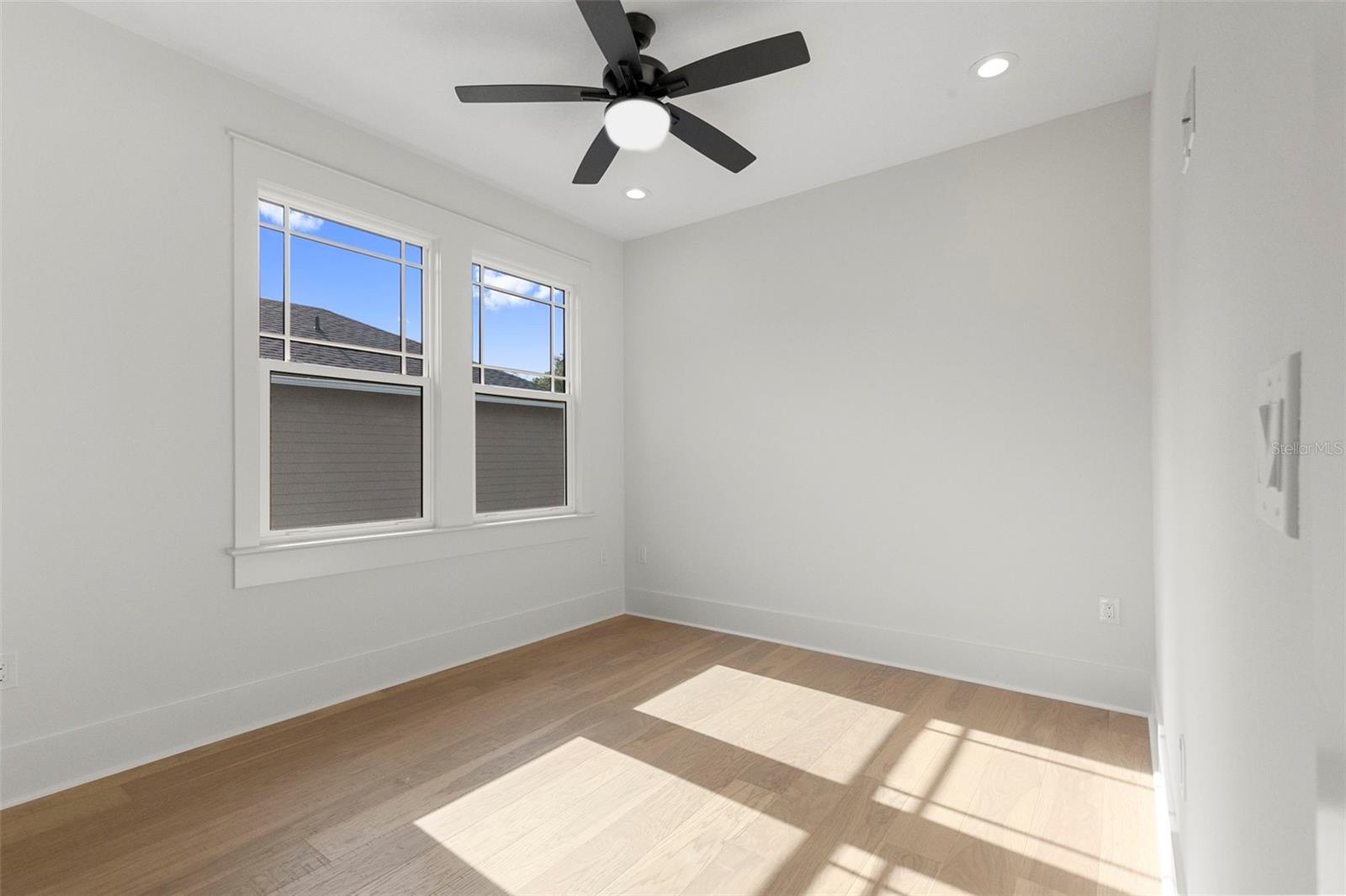 1224 E CHELSEA ST — photo 61