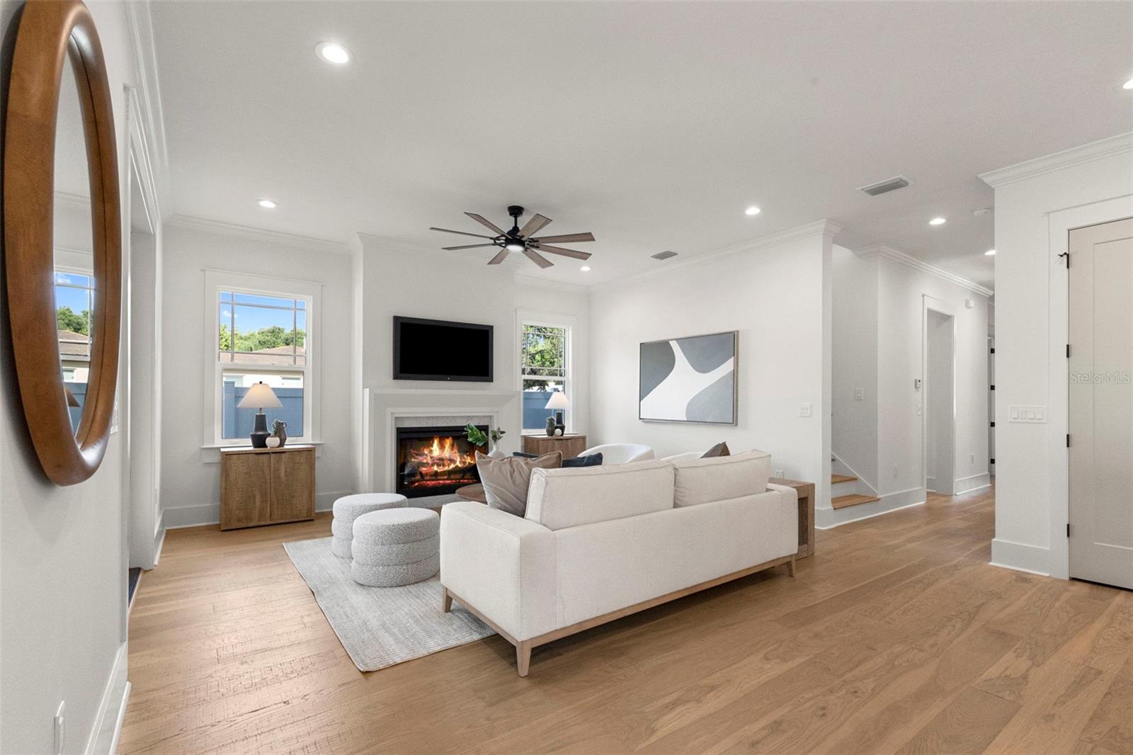 1224 E CHELSEA ST — photo 25