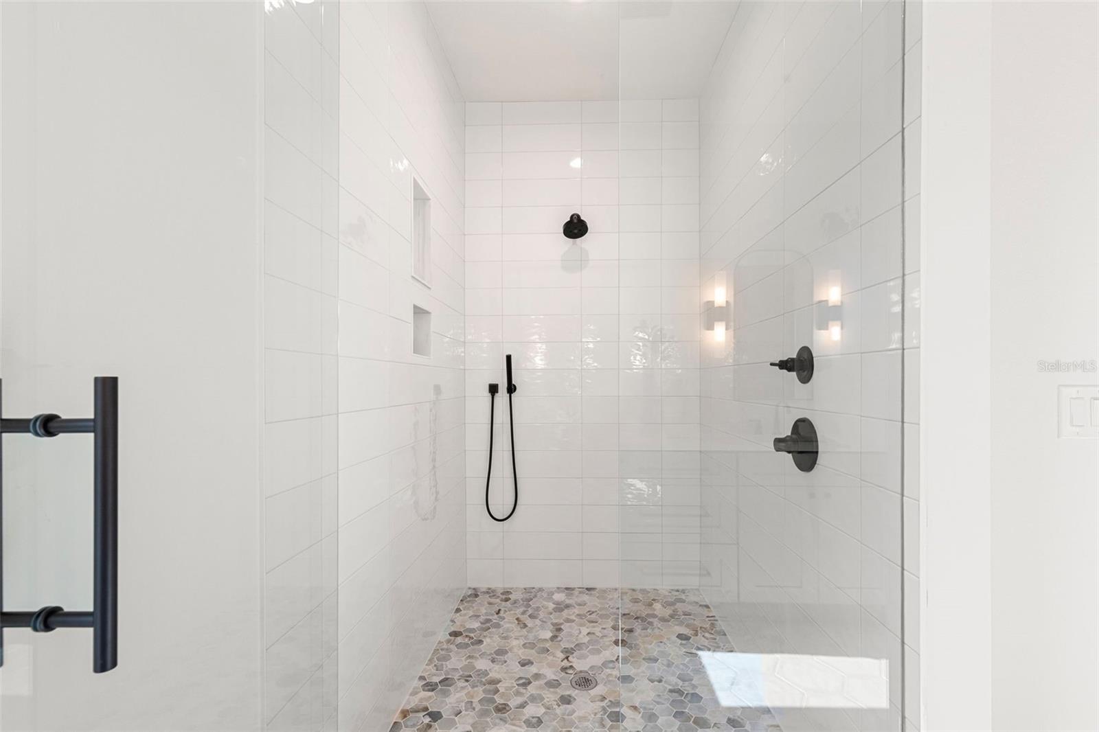 1224 E CHELSEA ST — photo 49