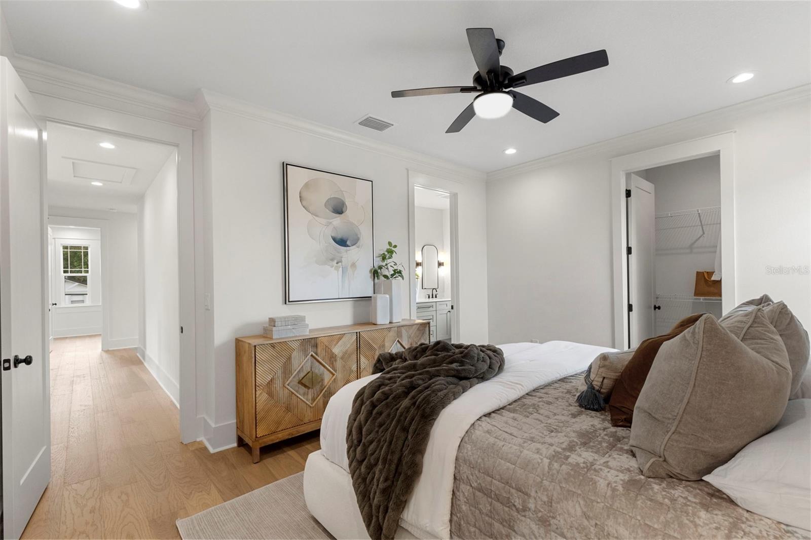 1224 E CHELSEA ST — photo 45