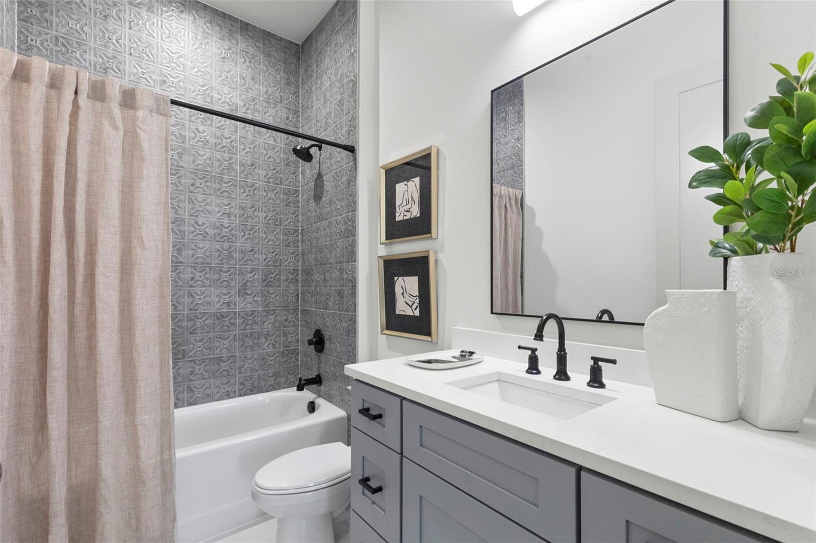 1224 E CHELSEA ST — photo 12