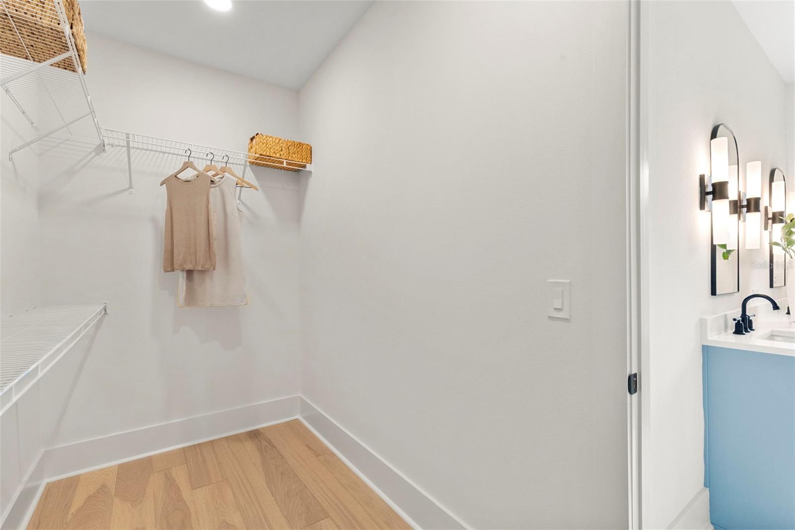 1224 E CHELSEA ST — photo 52