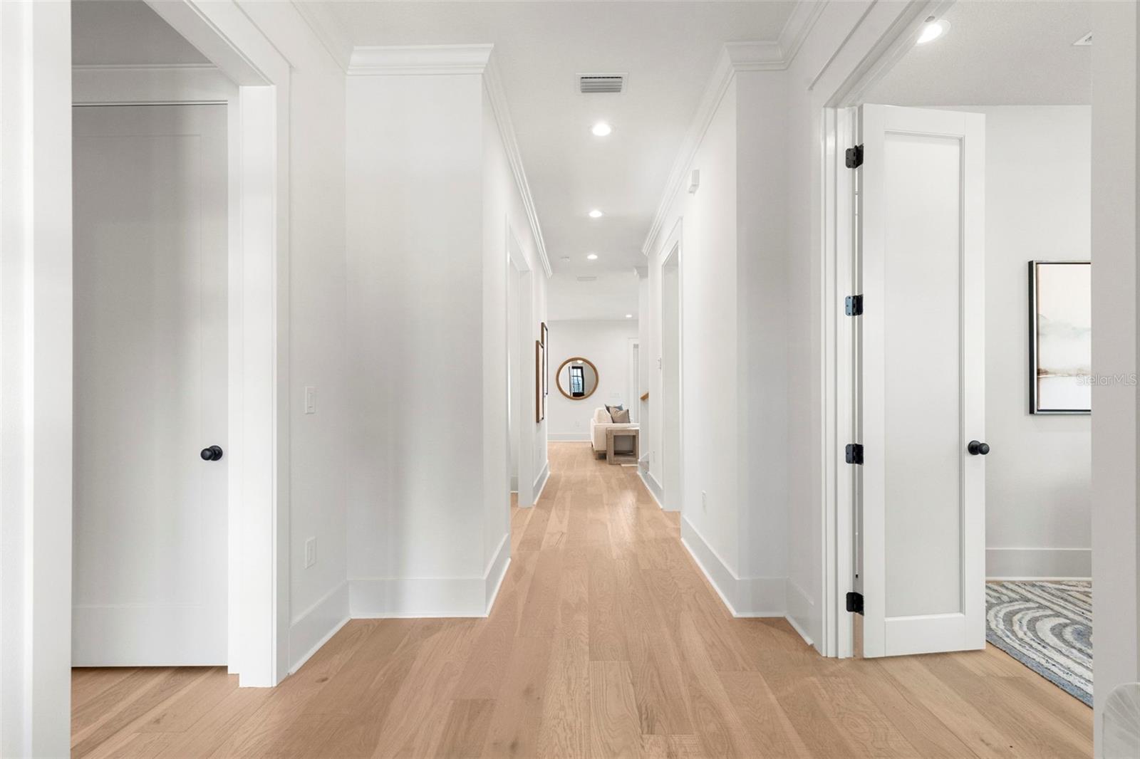 1224 E CHELSEA ST — photo 8