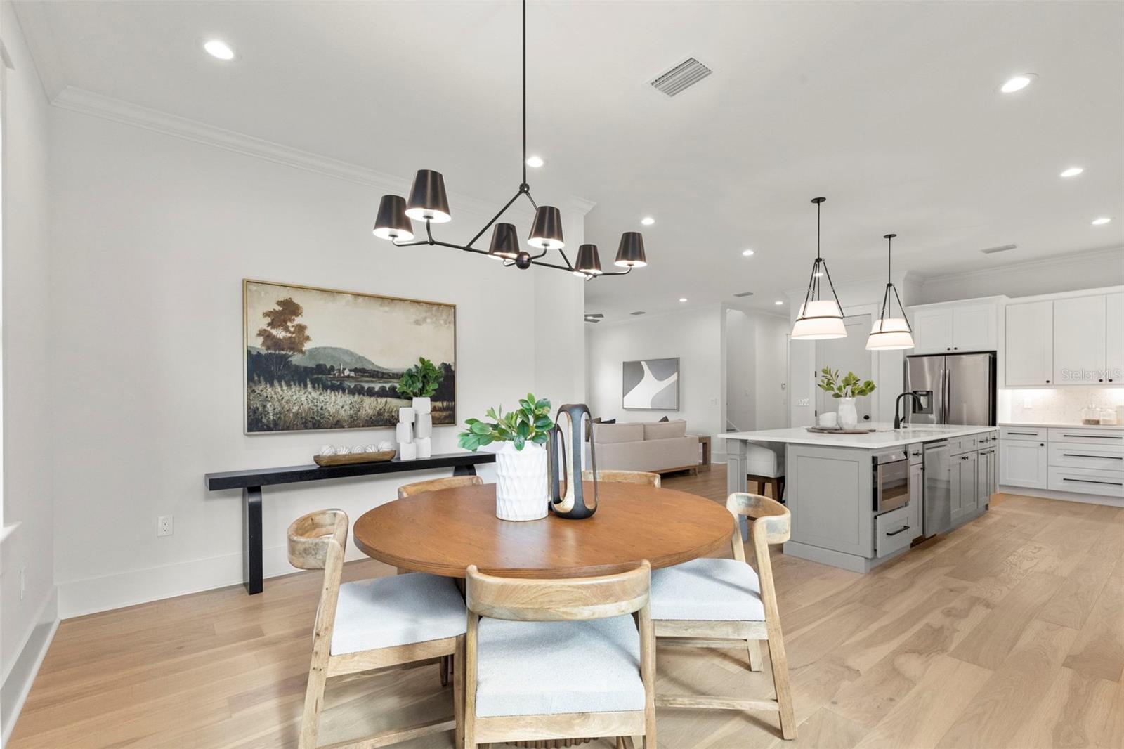 1224 E CHELSEA ST — photo 37