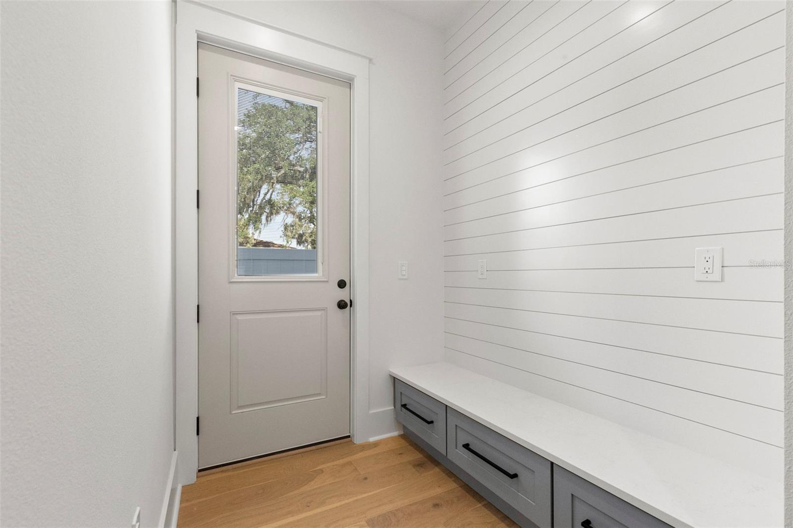 1224 E CHELSEA ST — photo 20