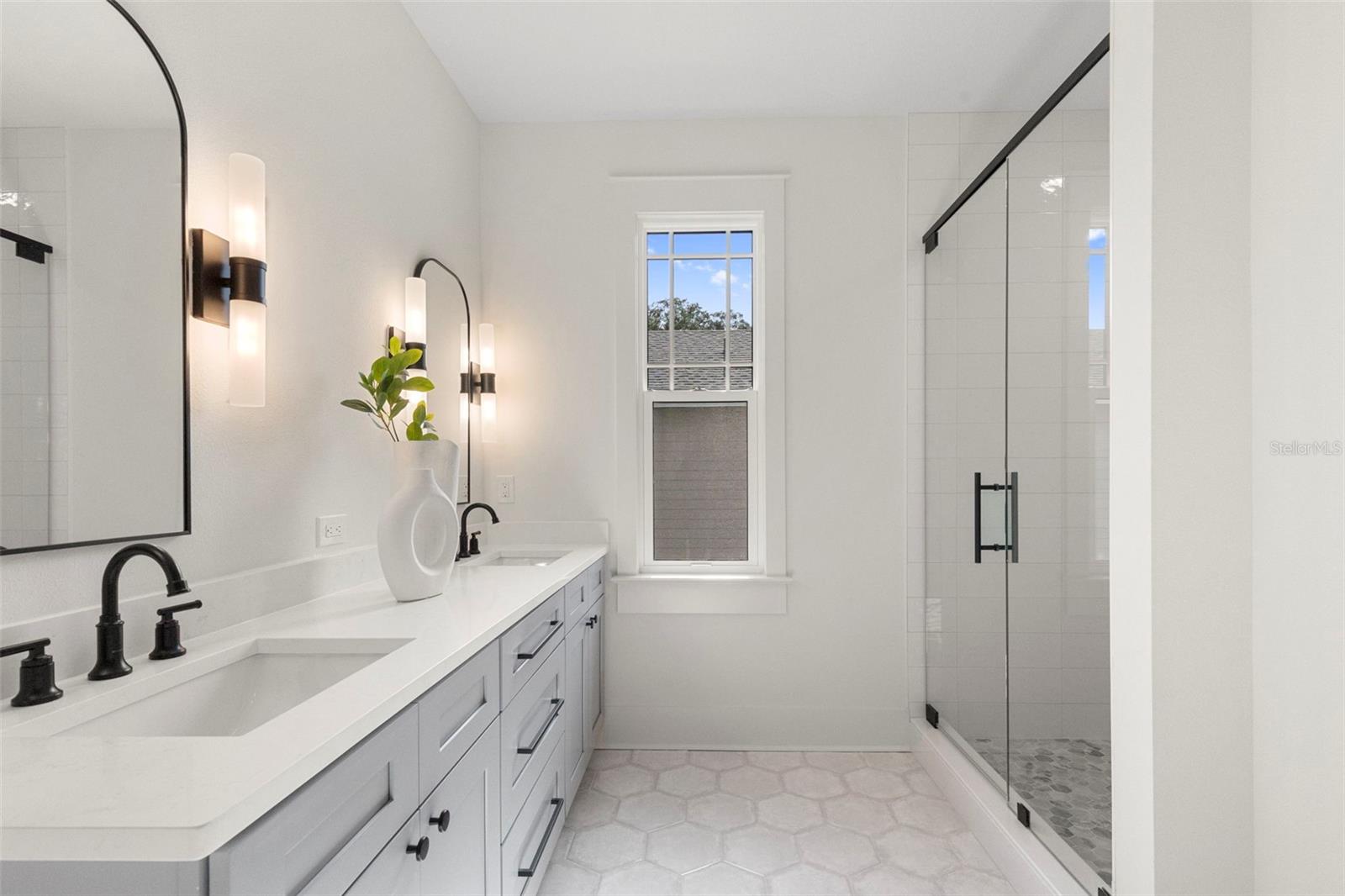 1224 E CHELSEA ST — photo 48