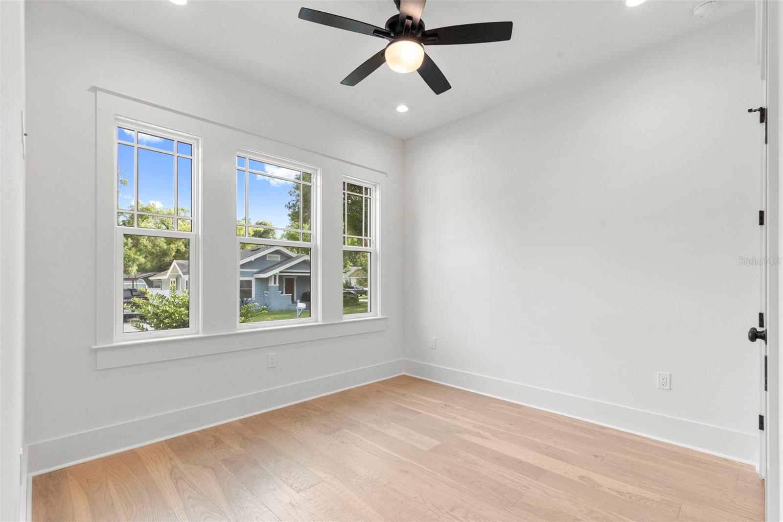 1224 E CHELSEA ST — photo 13