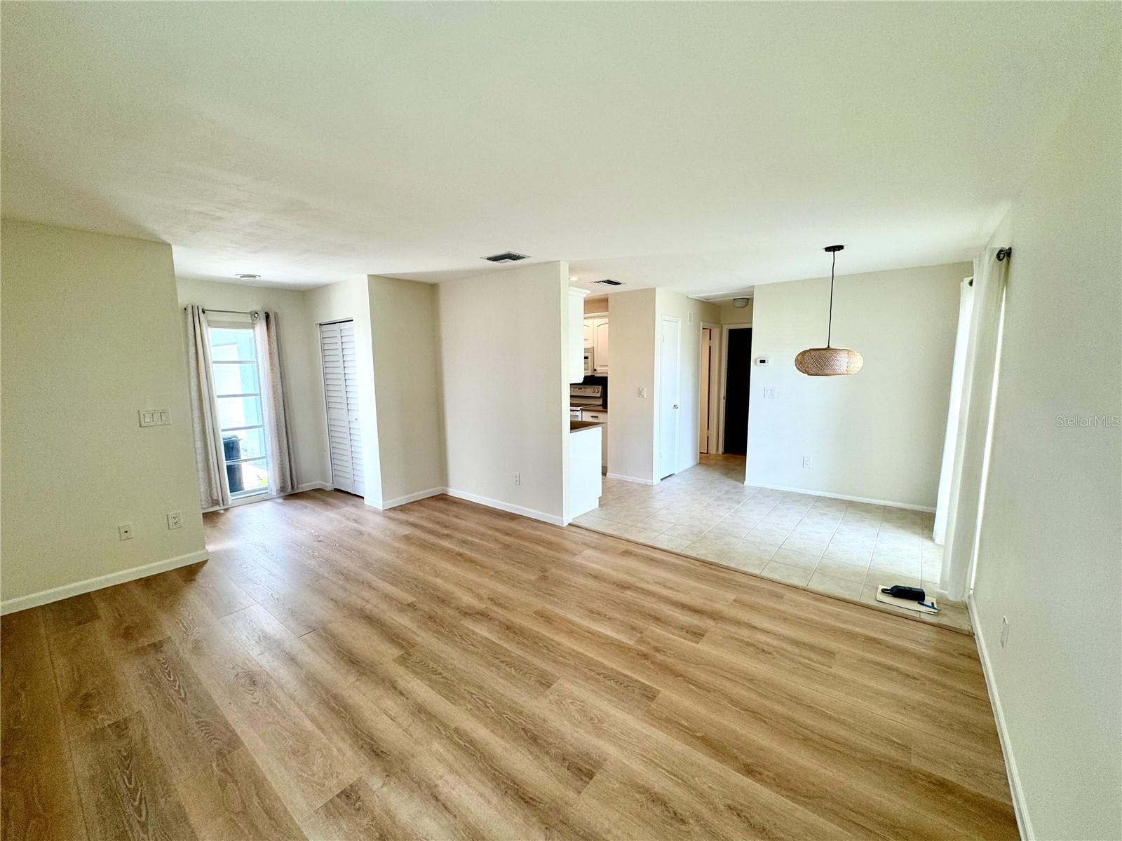 1610 BERWICK CT #D — photo 6