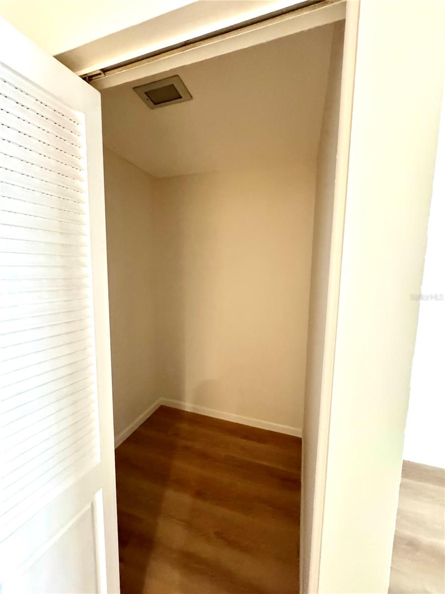 1610 BERWICK CT #D — photo 16