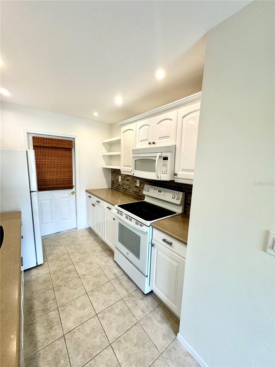 1610 BERWICK CT #D — photo 9