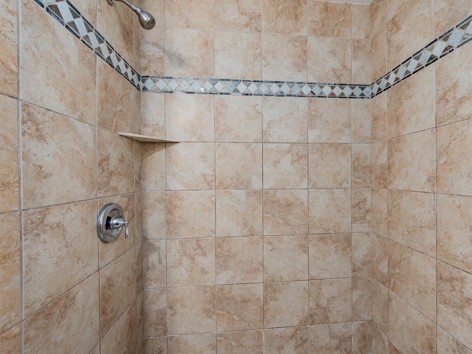 2242 INDIAN AVE S — photo 15