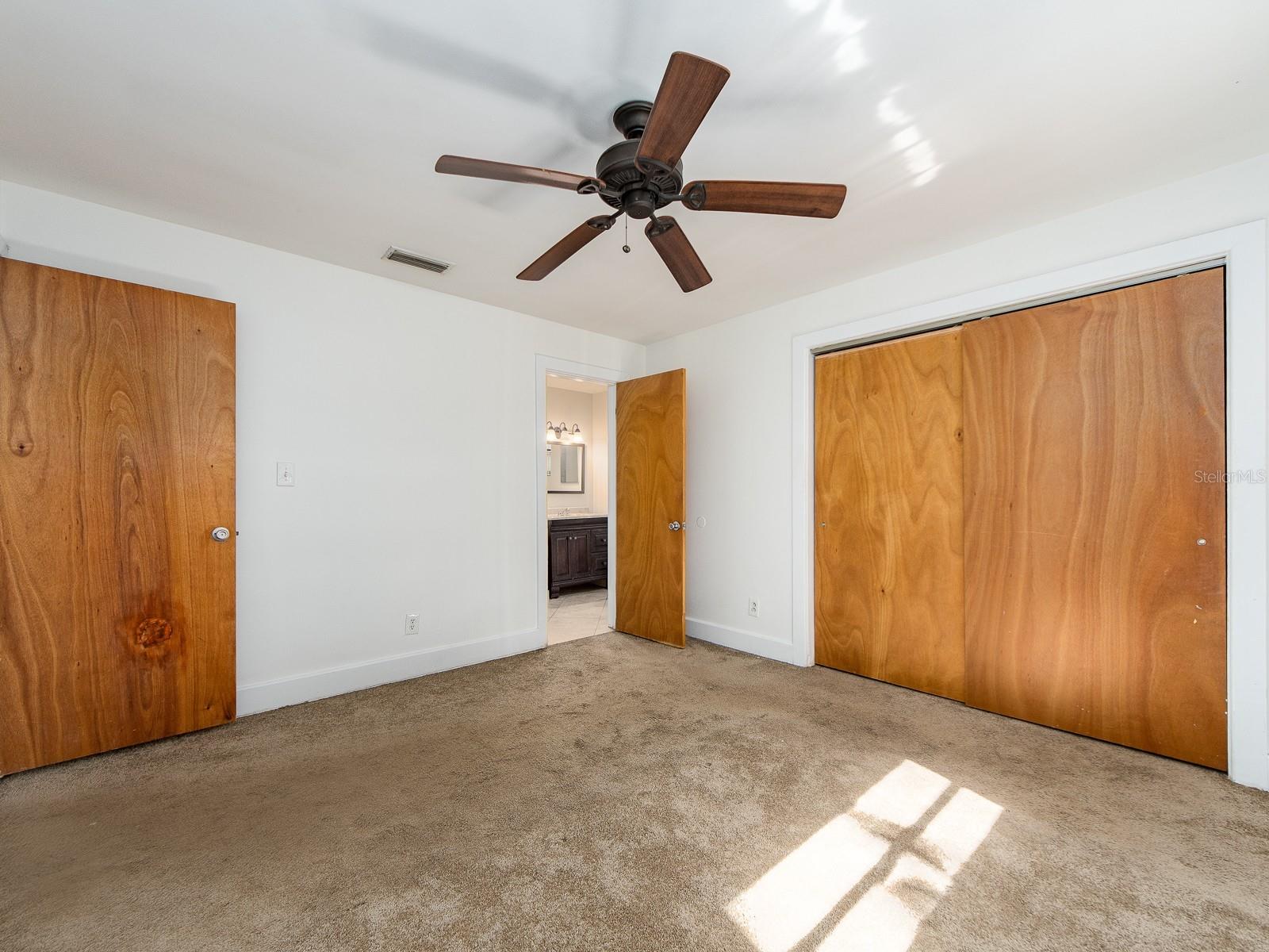 2242 INDIAN AVE S — photo 10