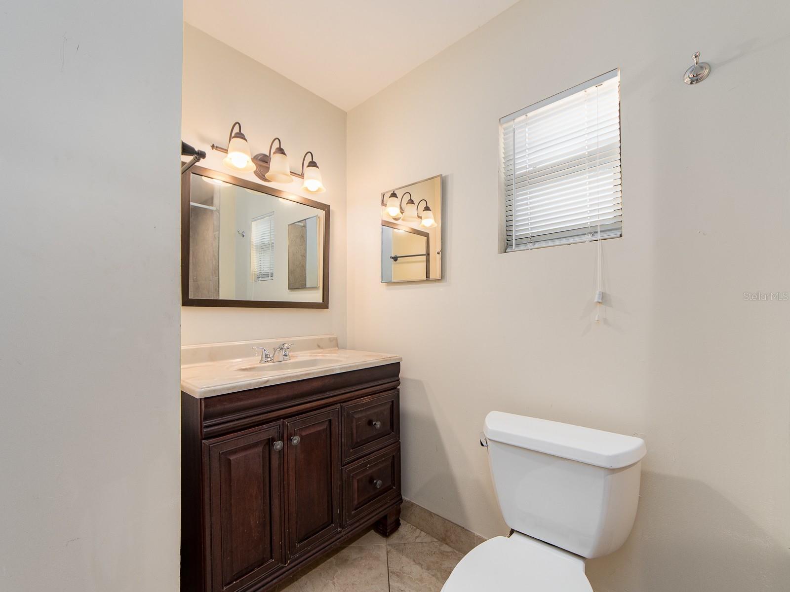 2242 INDIAN AVE S — photo 11
