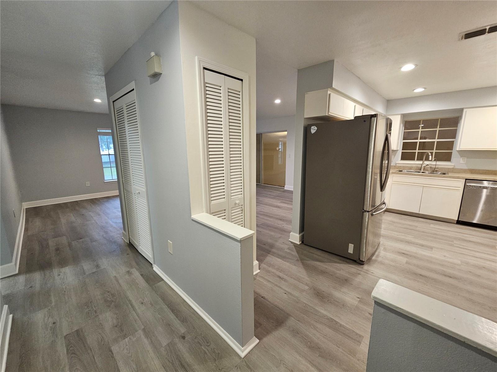 22360 SOUTHSHORE DR — photo 3