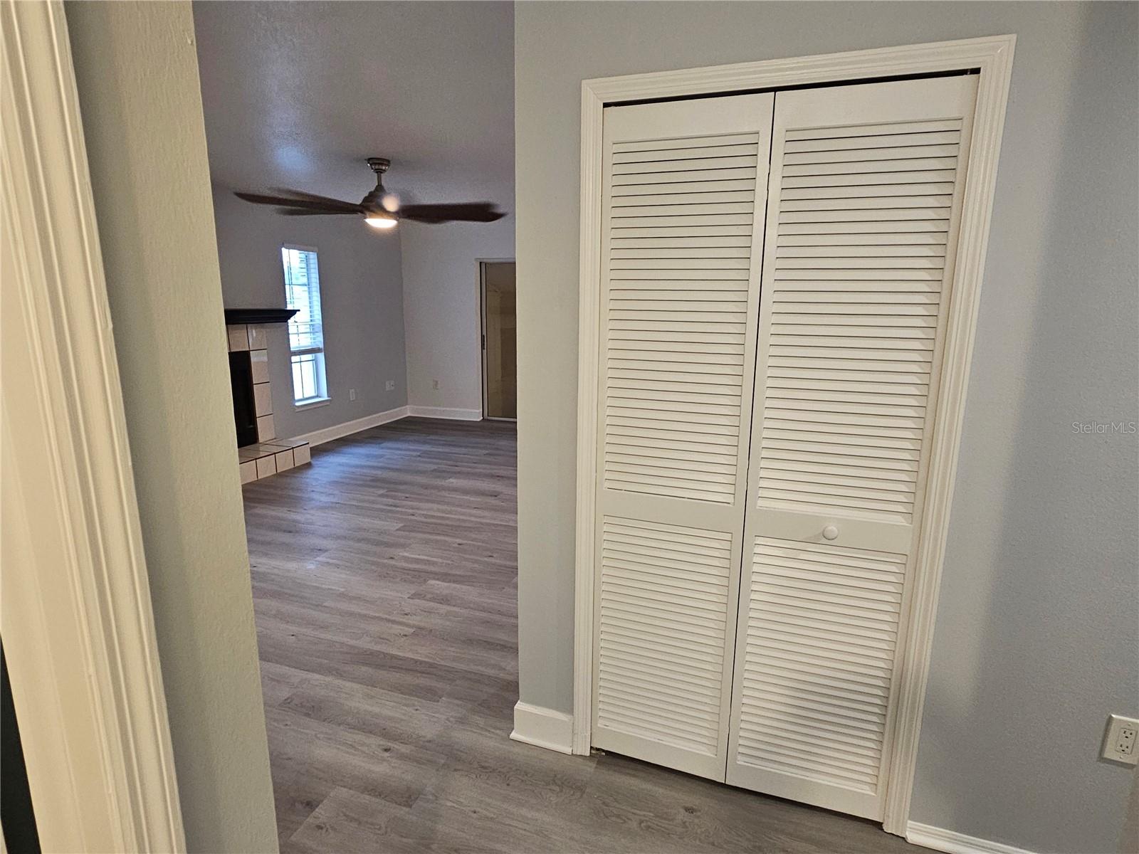 22360 SOUTHSHORE DR — photo 8