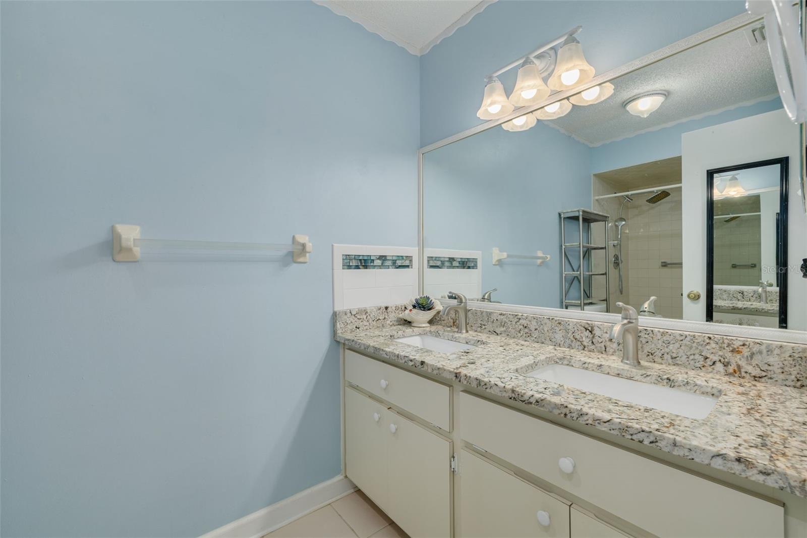 12432 KNOLLBROOK LN — photo 23